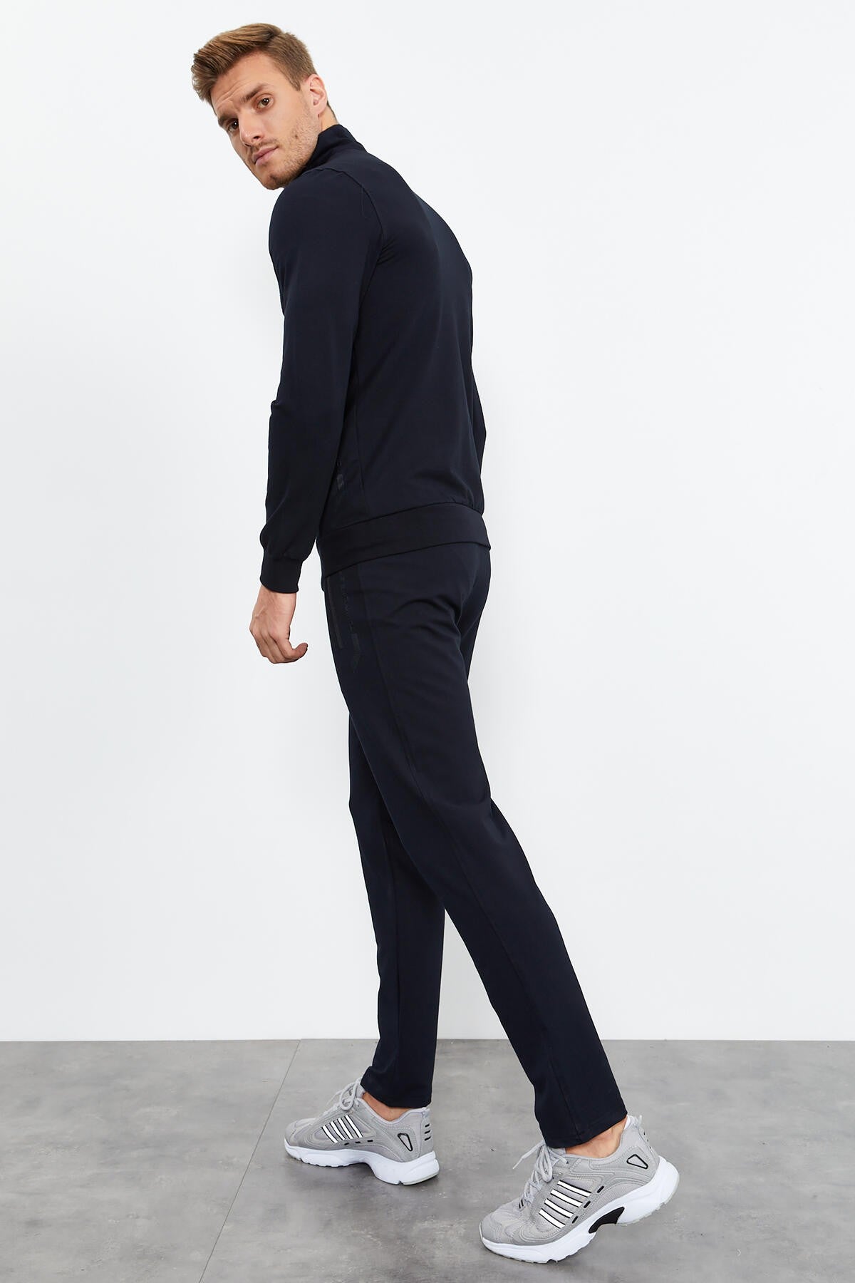 Navy Blue High Neck Zippered Standard Fit Classic Hem Men's Tracksuit Set - 85152