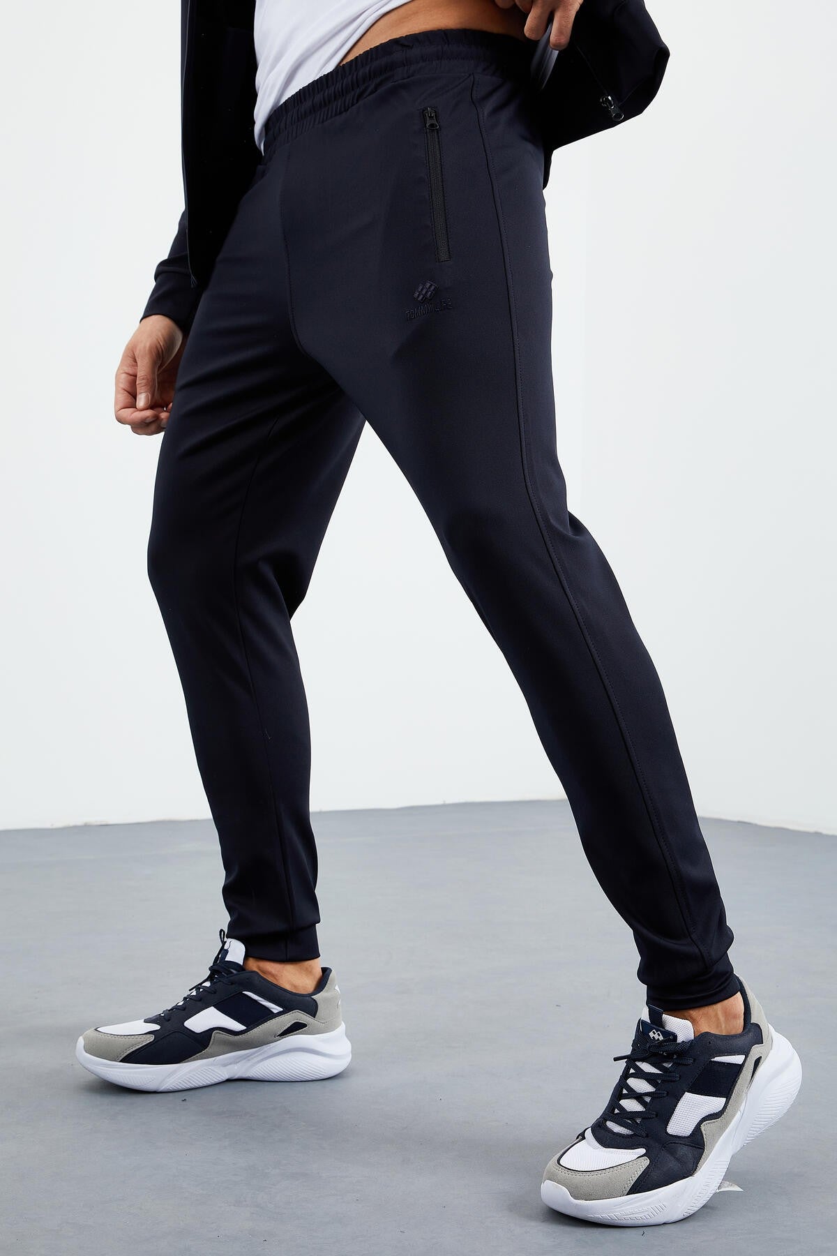 Navy Blue High Neck Zippered Standard Fit Cuffed Men's Tracksuit Set - 85160