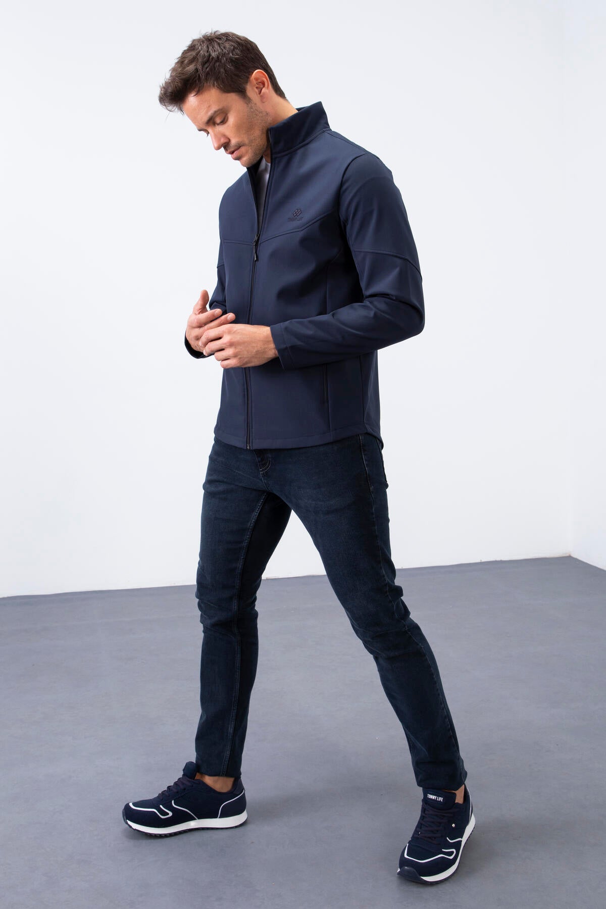 Navy Blue Zippered Stand Collar Water and Windproof Softshell Men's Jacket - 88050