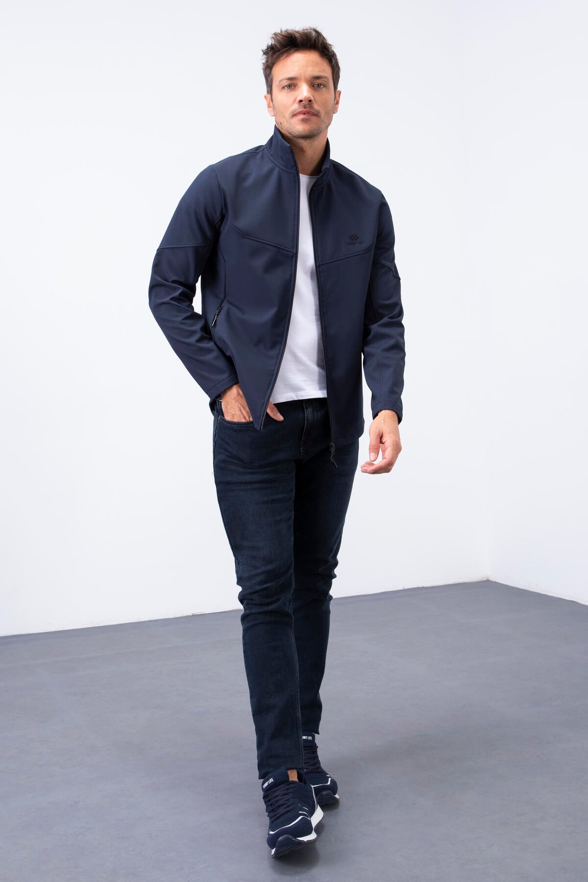 Navy Blue Zippered Stand Collar Water and Windproof Softshell Men's Jacket - 88050