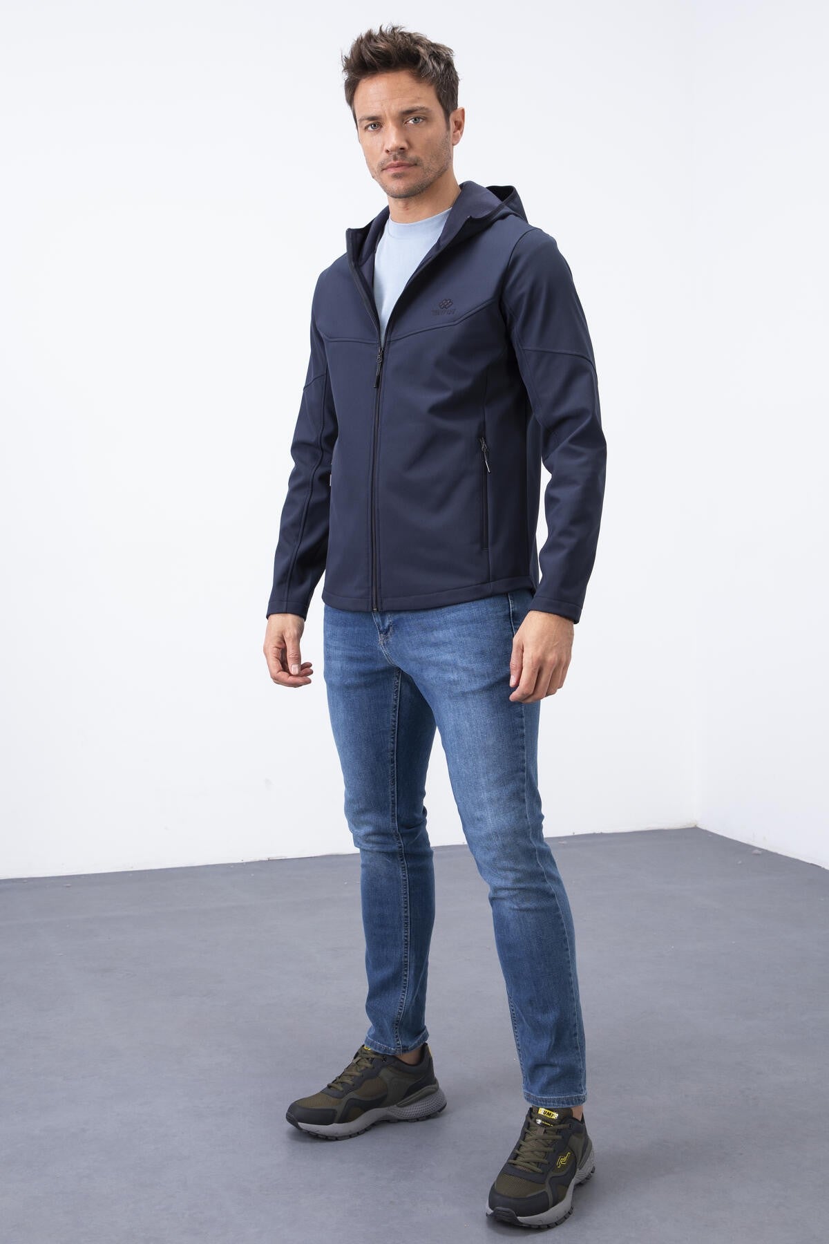 Navy Blue Zippered Hooded Water and Windproof Softshell Men's Jacket - 88051