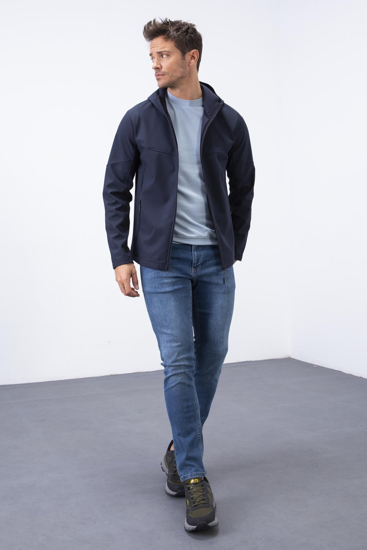 Navy Blue Zippered Hooded Water and Windproof Softshell Men's Jacket - 88051