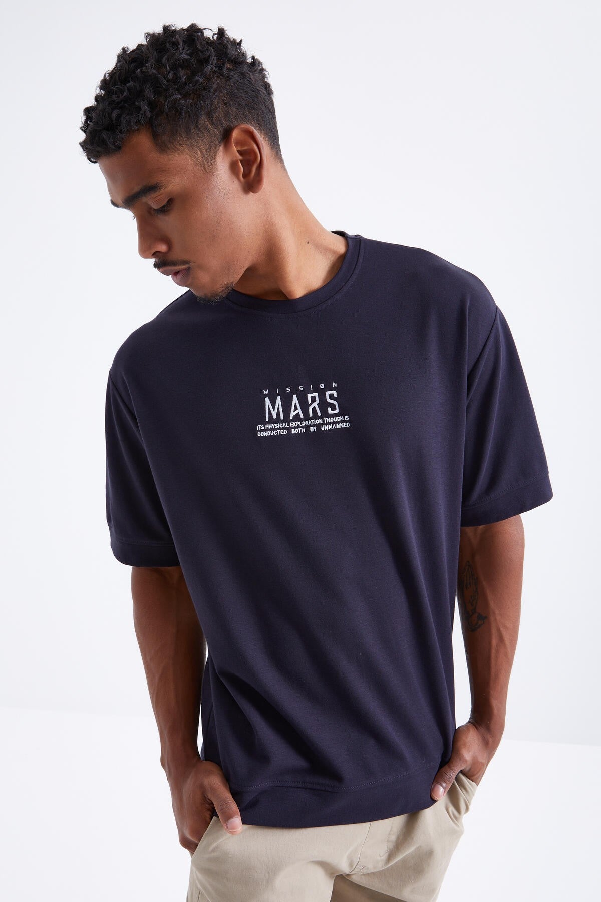 Navy Blue Mars Lettering Embroidered O Collar Men's Oversize T-Shirt - 88104