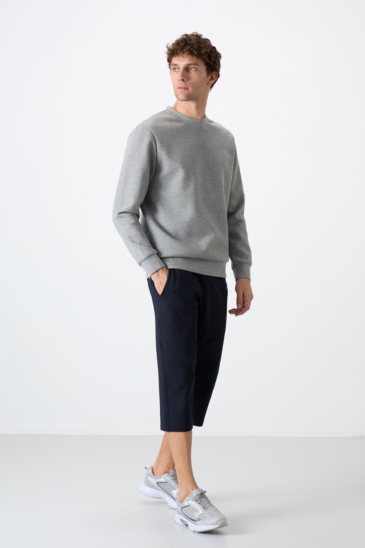 Navy Blue Front Pocket Detailed Standard Fit Classic Hem Men's Capri - 83092