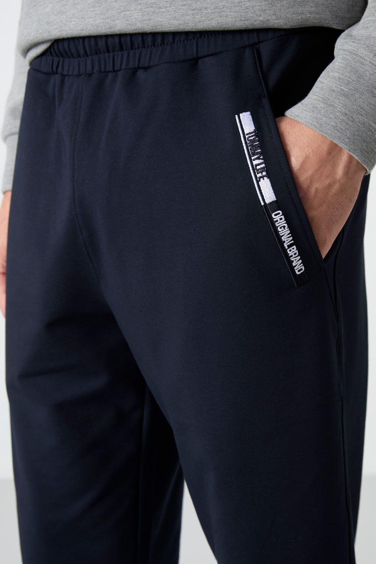 Navy Blue Front Pocket Detailed Standard Fit Classic Hem Men's Capri - 83092
