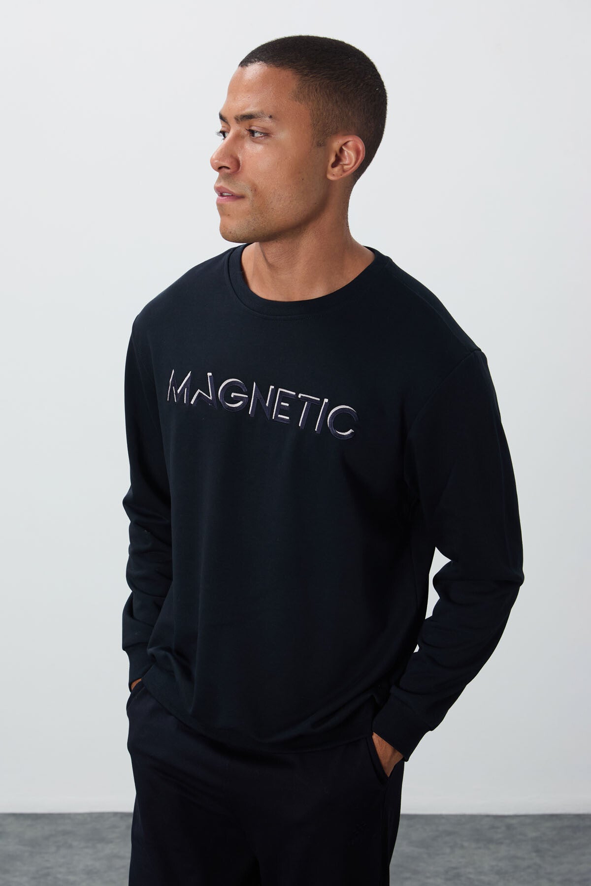 Navy Blue Embroidered O Neck Comfort Fit Polar Lined Men's Sweatshirt - 88020