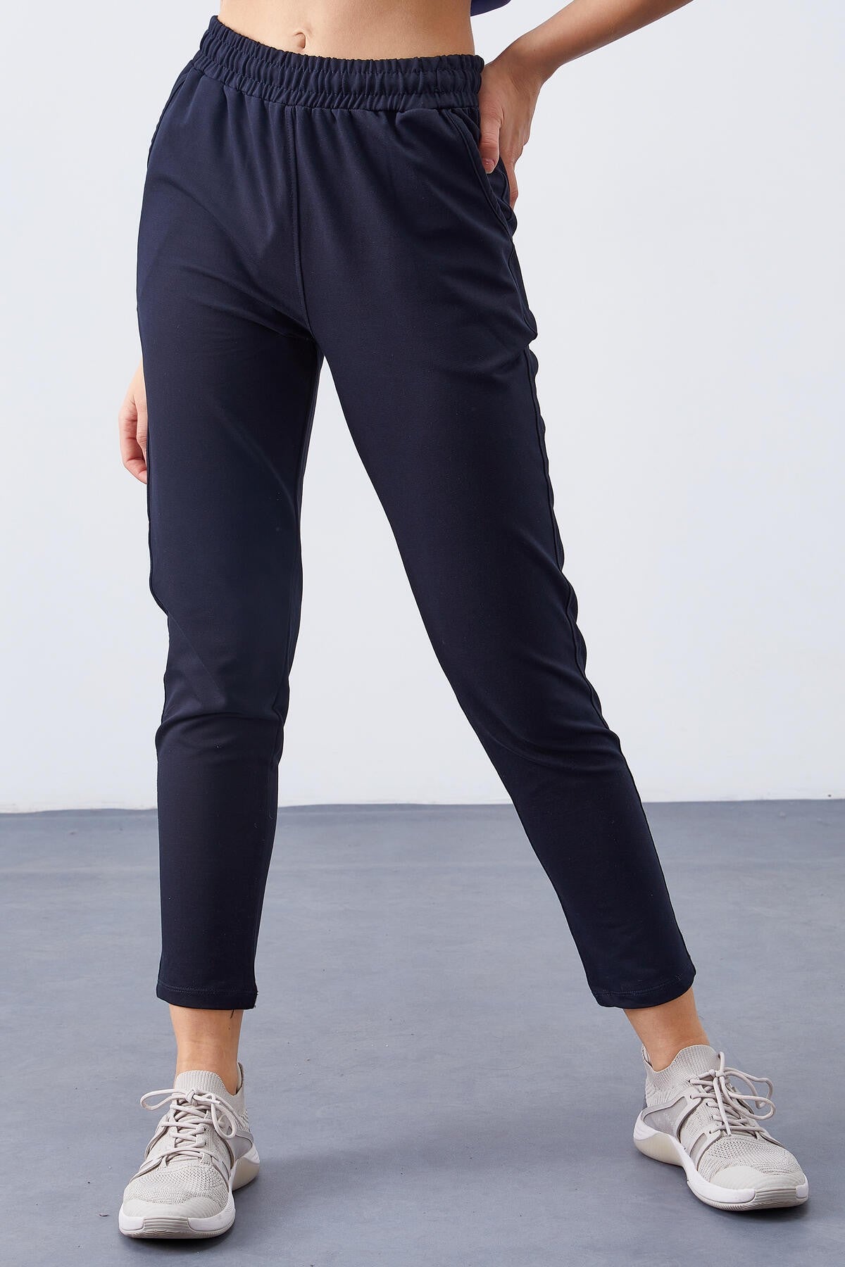 High-waisted Jogger Comfortable Form Narrow Cuffs Tracksuit Pants