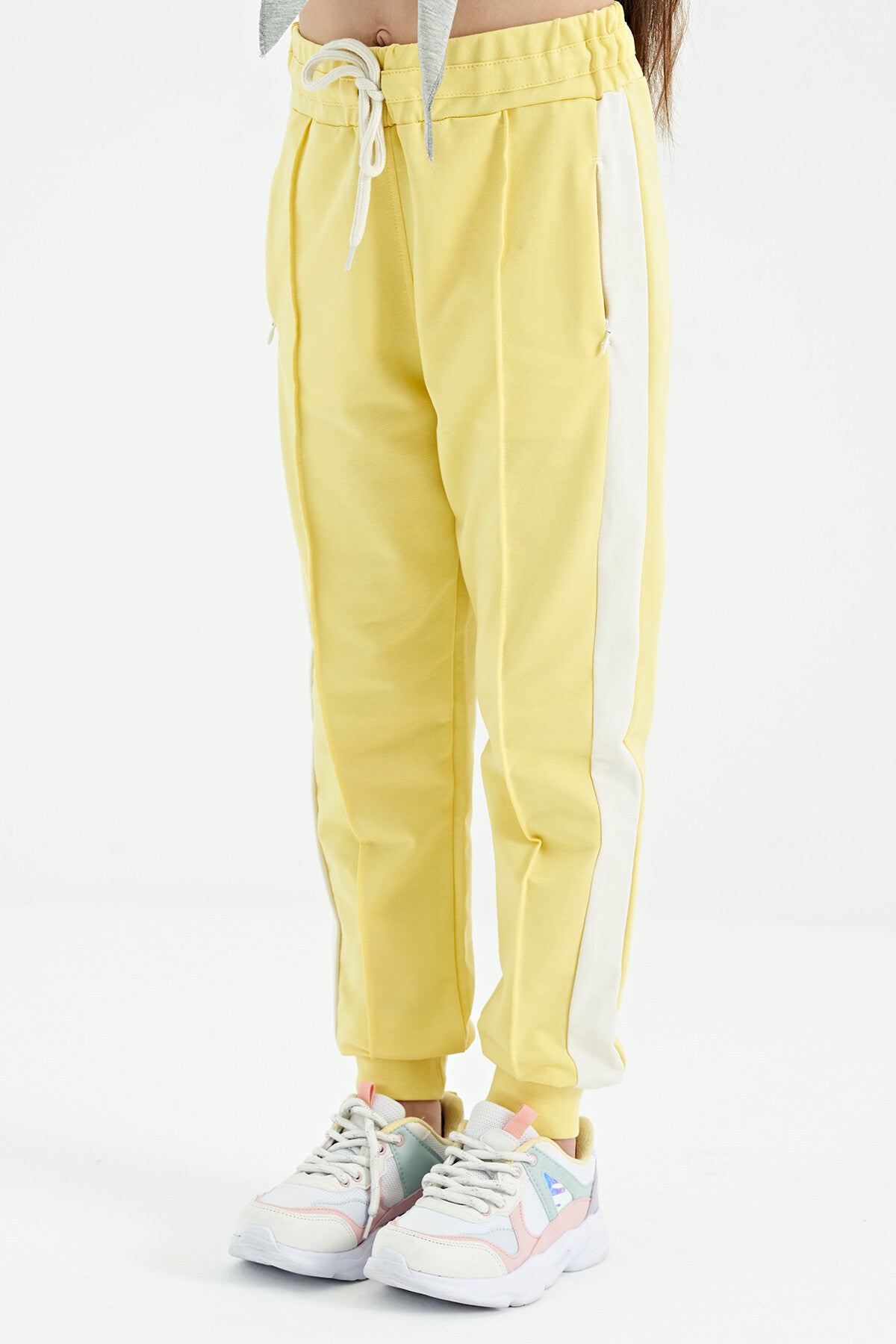 Lemon Side Striped Hidden Zipper Pocket Detailed Jogger Girls' Tracksuit Bottom - 75122