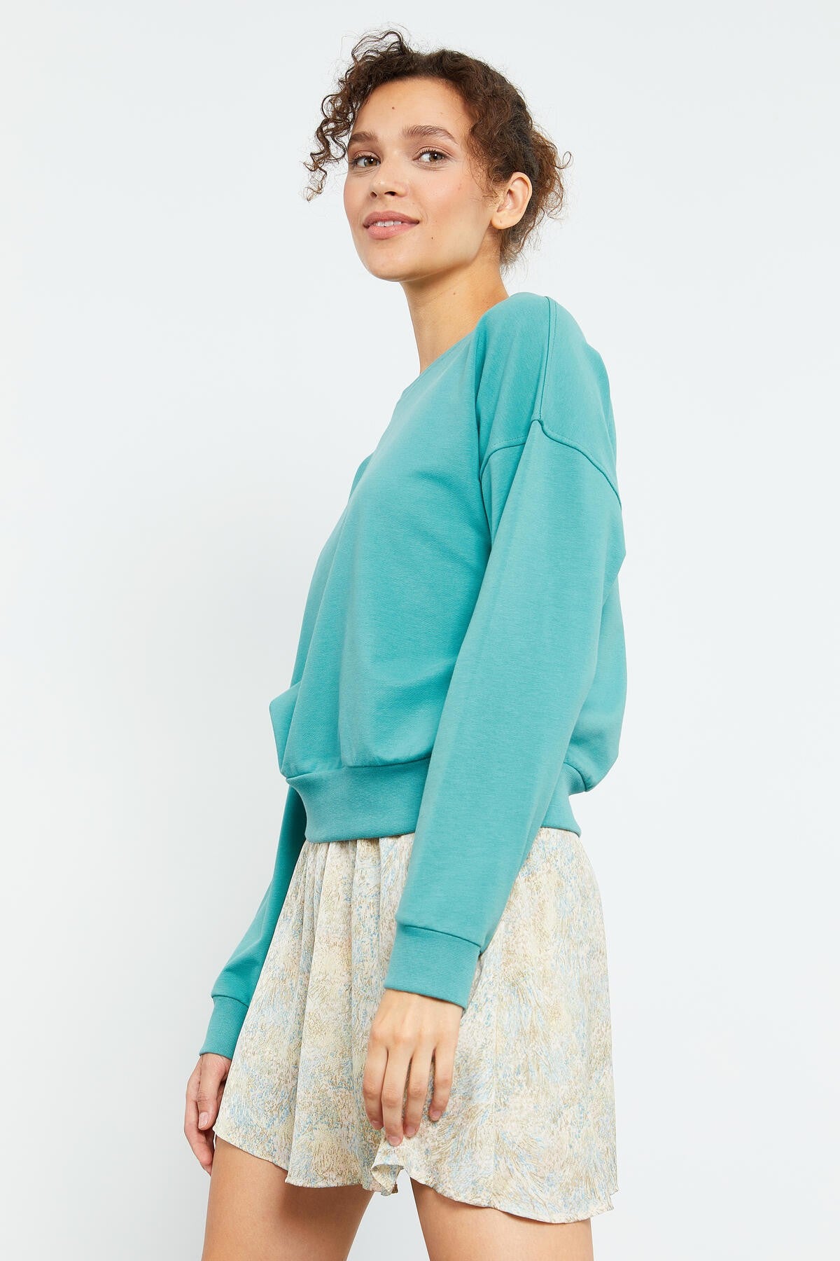 Mint Green Basic Comfort Fit Round Neck Women's Sweatshirt - 97114