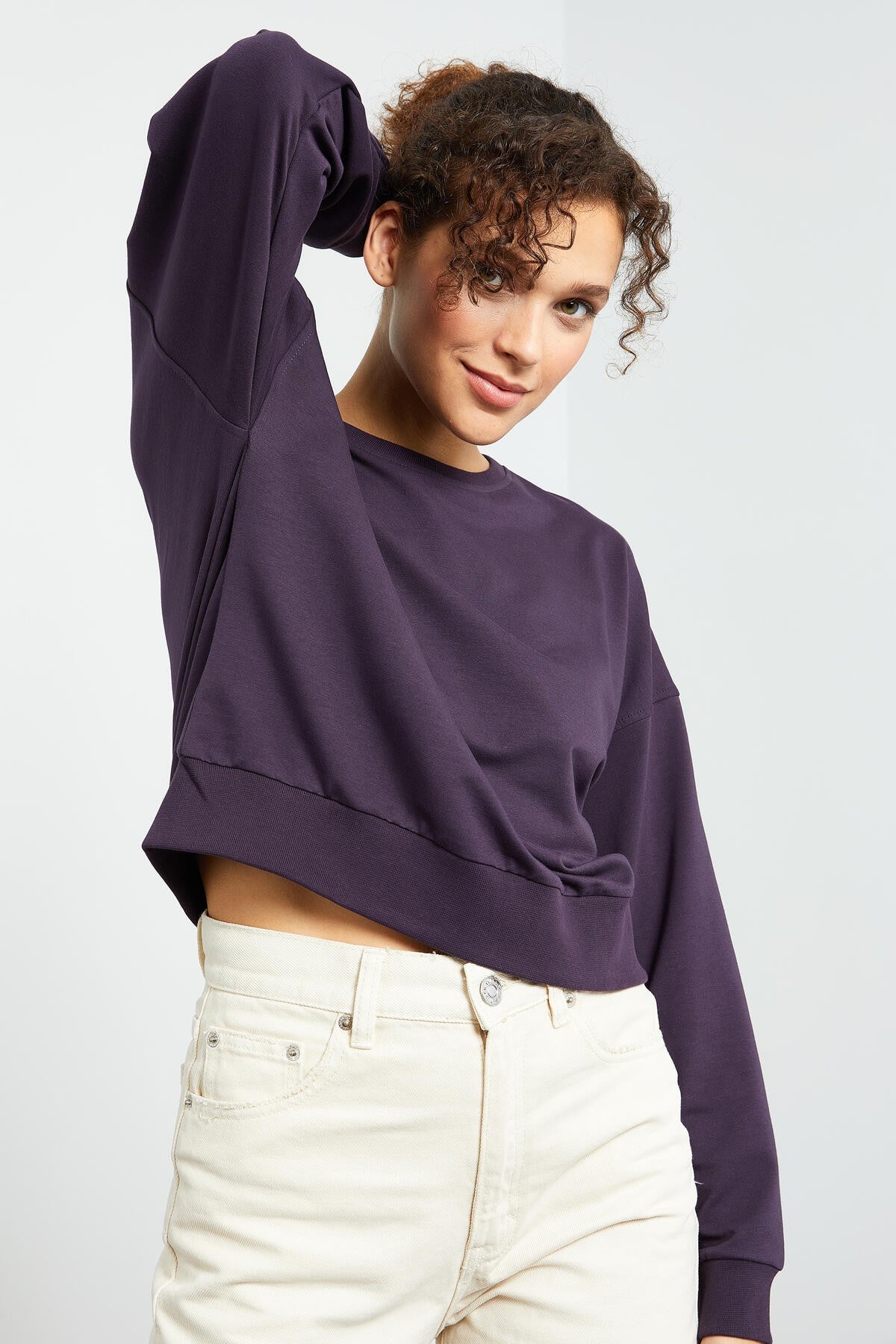 Basic Comfort Fit Round Neck Women's Sweatshirt - 97114