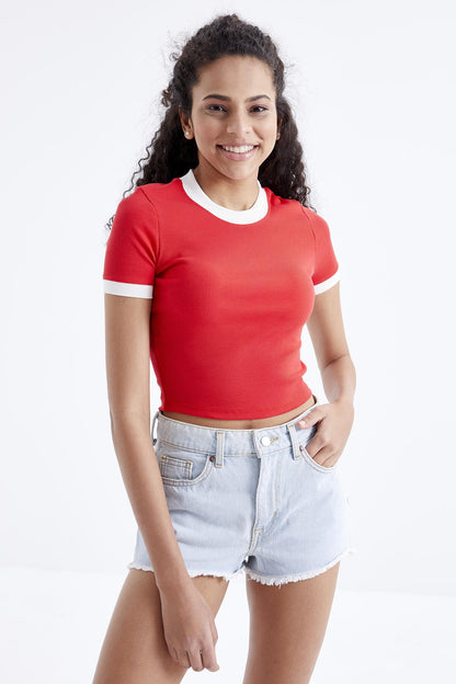 Pomegranate Flower Basic Neck Detailed O Collar Women's Crop Top T-Shirt - 97200