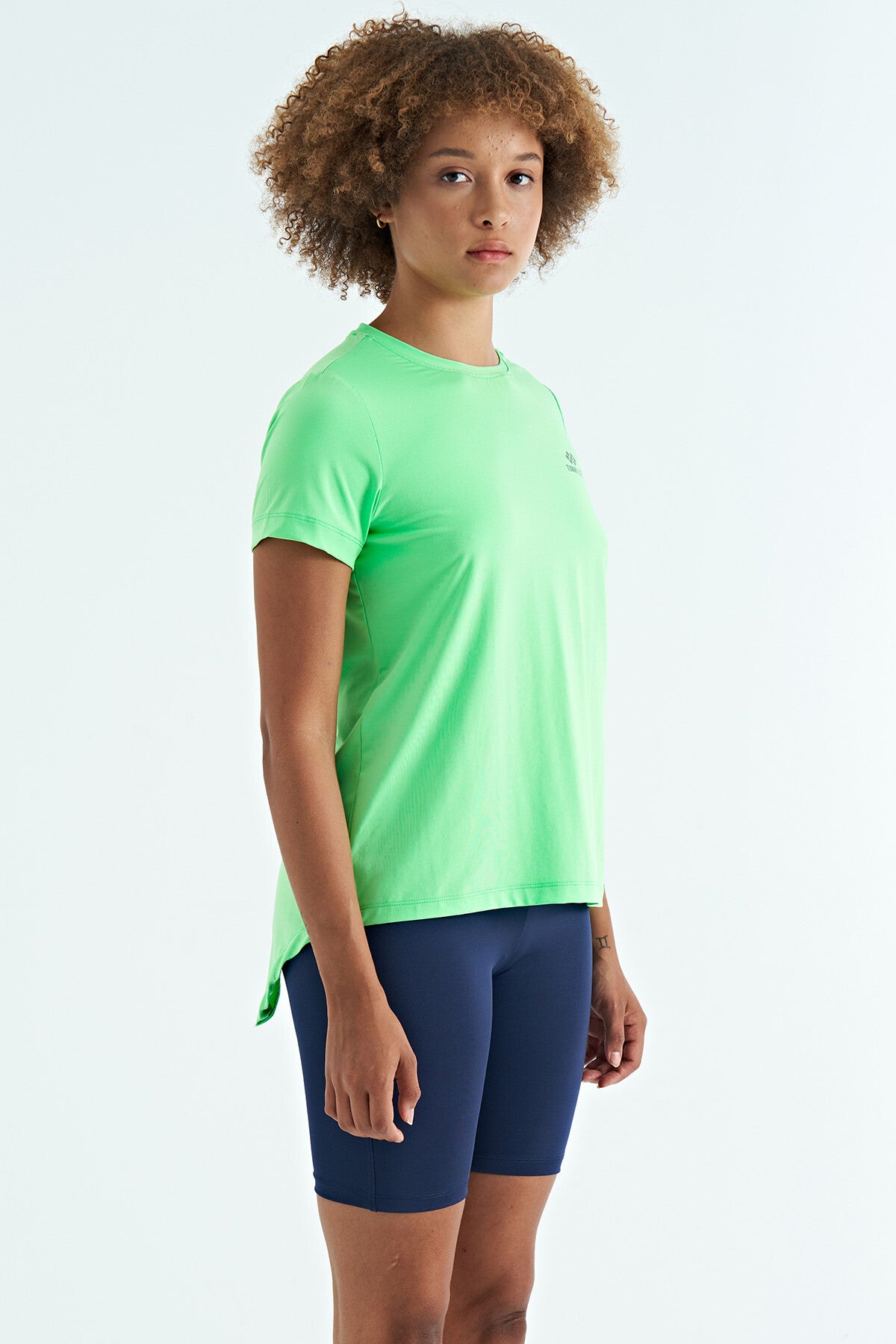 Neon Green Back Slit Detailed O Collar Short Sleeve Standard Fit Women's T-Shirt - 97267