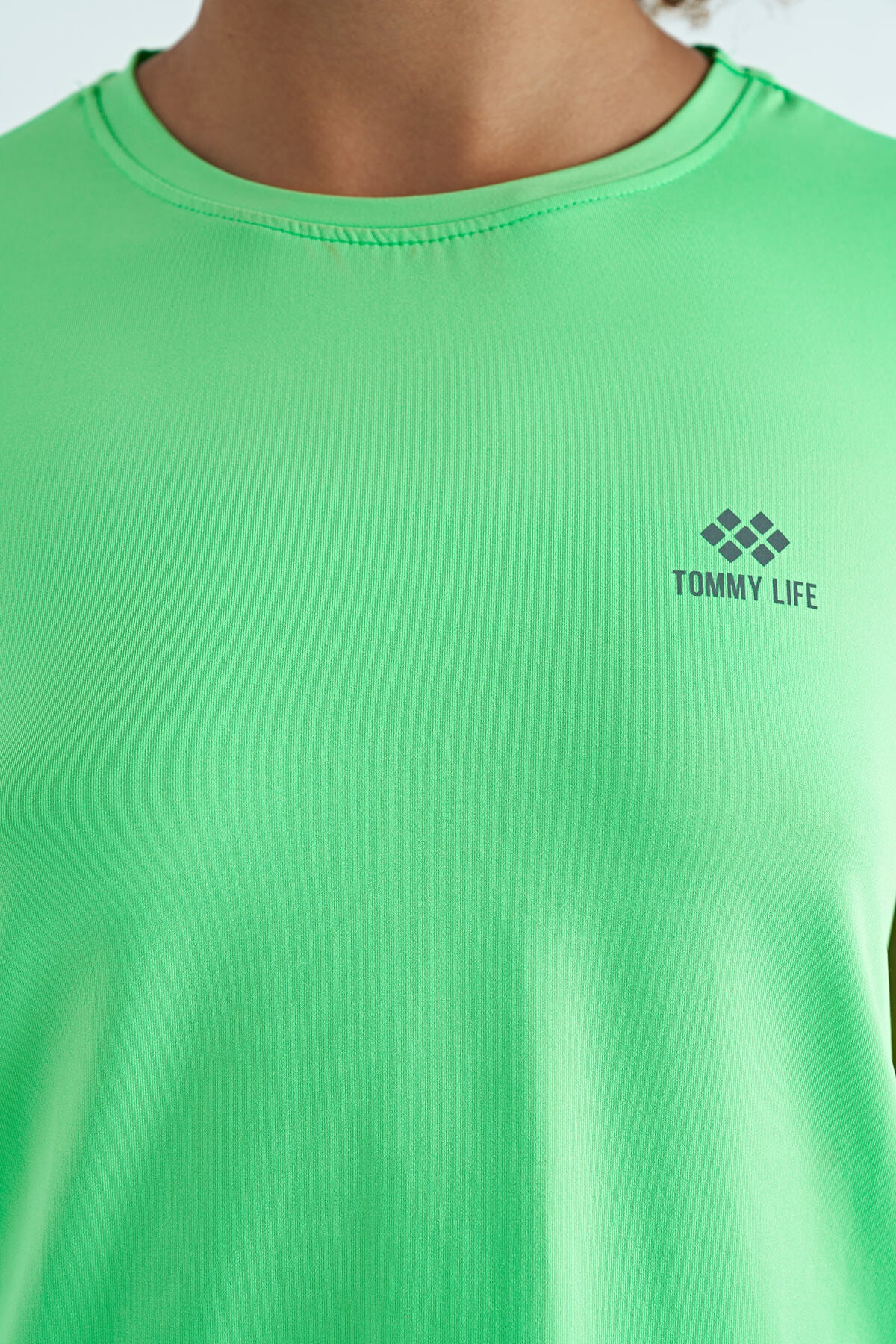 Neon Green Back Slit Detailed O Collar Short Sleeve Standard Fit Women's T-Shirt - 97267