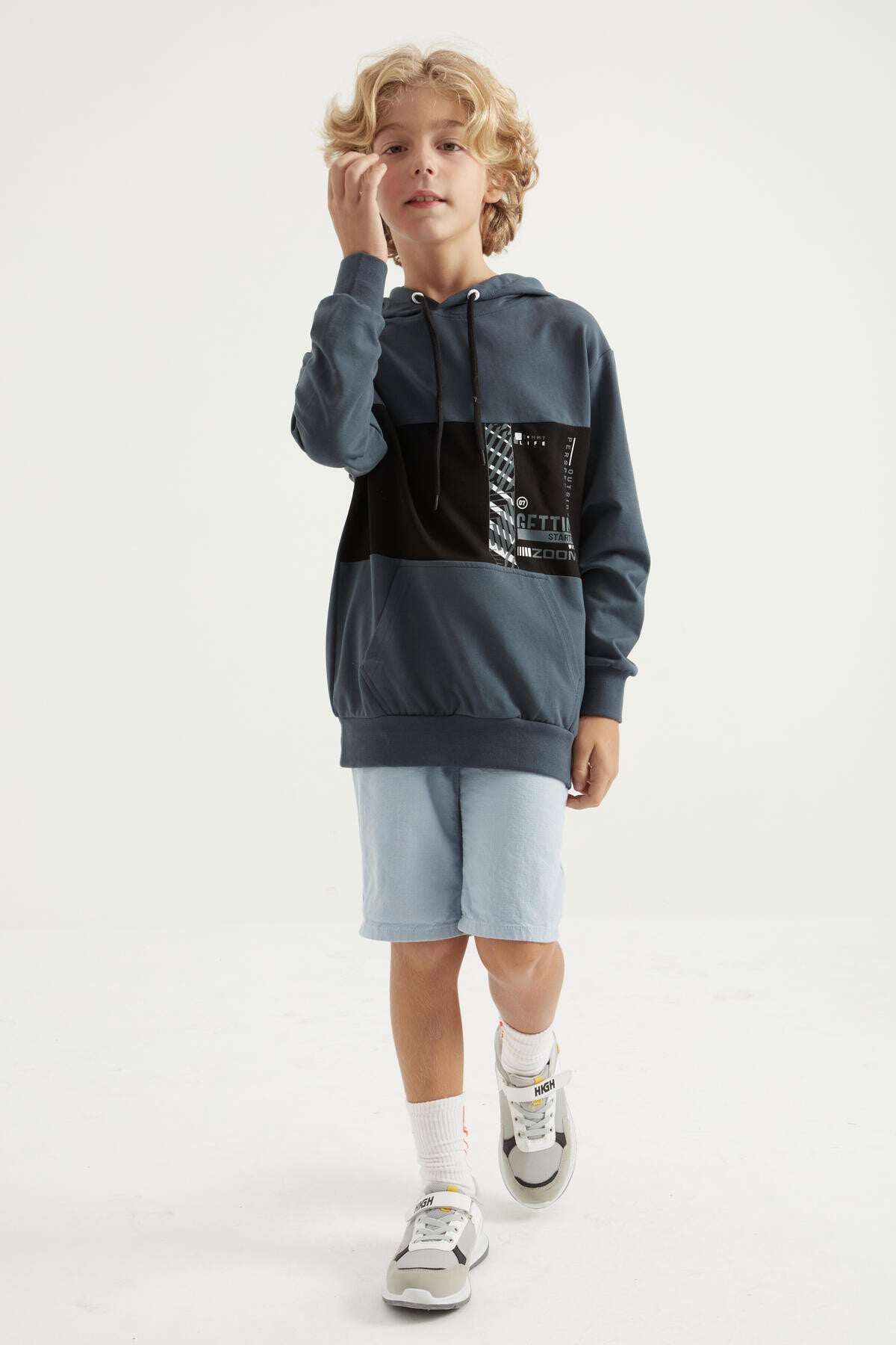 Forest Green Embroidered Kangaroo Pocket Hooded Regular Fit Boys' Sweatshirt - 11010