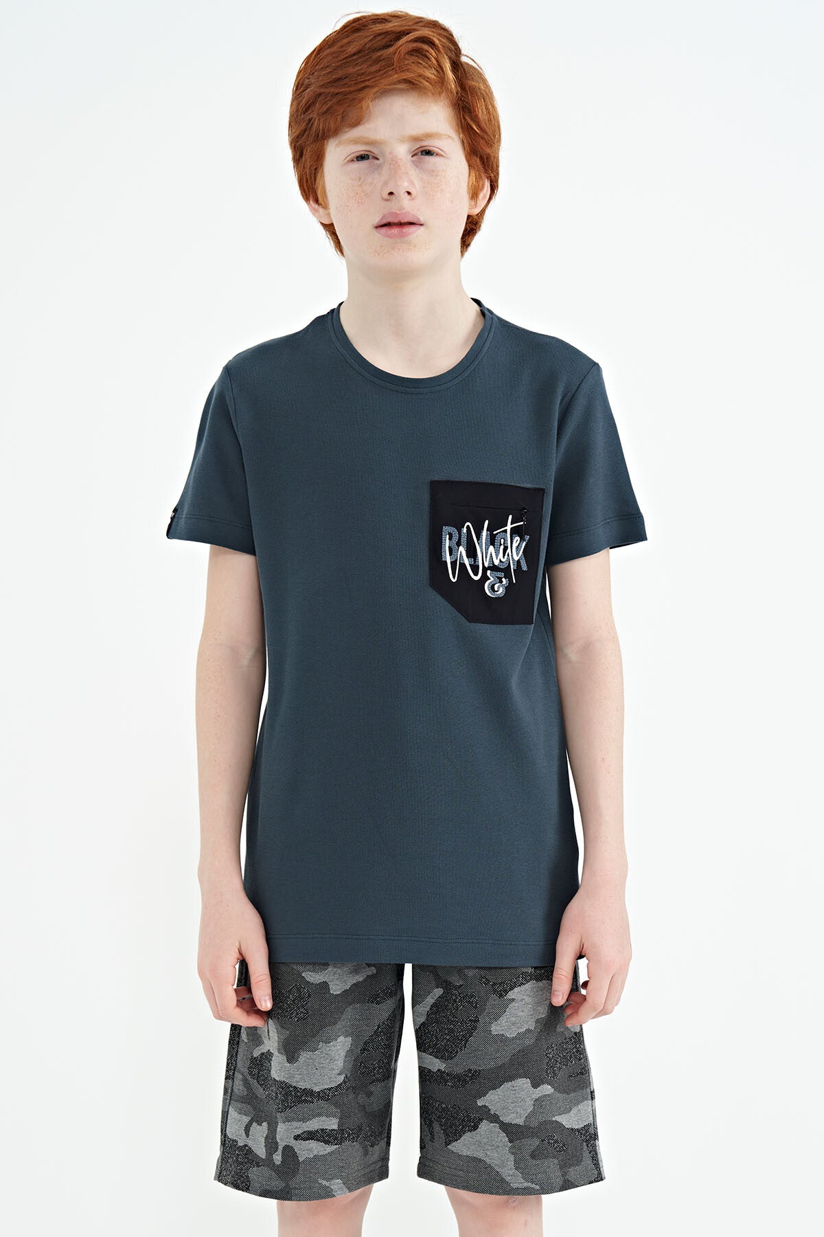 Forest Green Front Pocket Embroidered O Collar Standard Fit Boys' T-Shirt - 11116