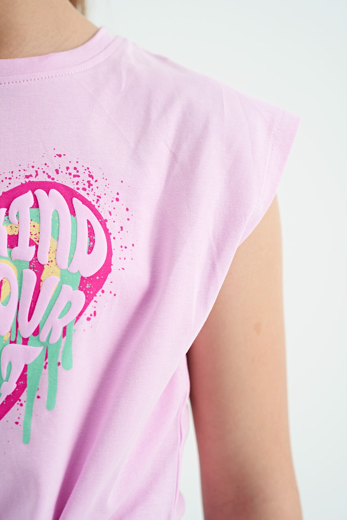 Pink Heart Print Front Knot Detailed Comfortable Fit Girls T-Shirt - 75114