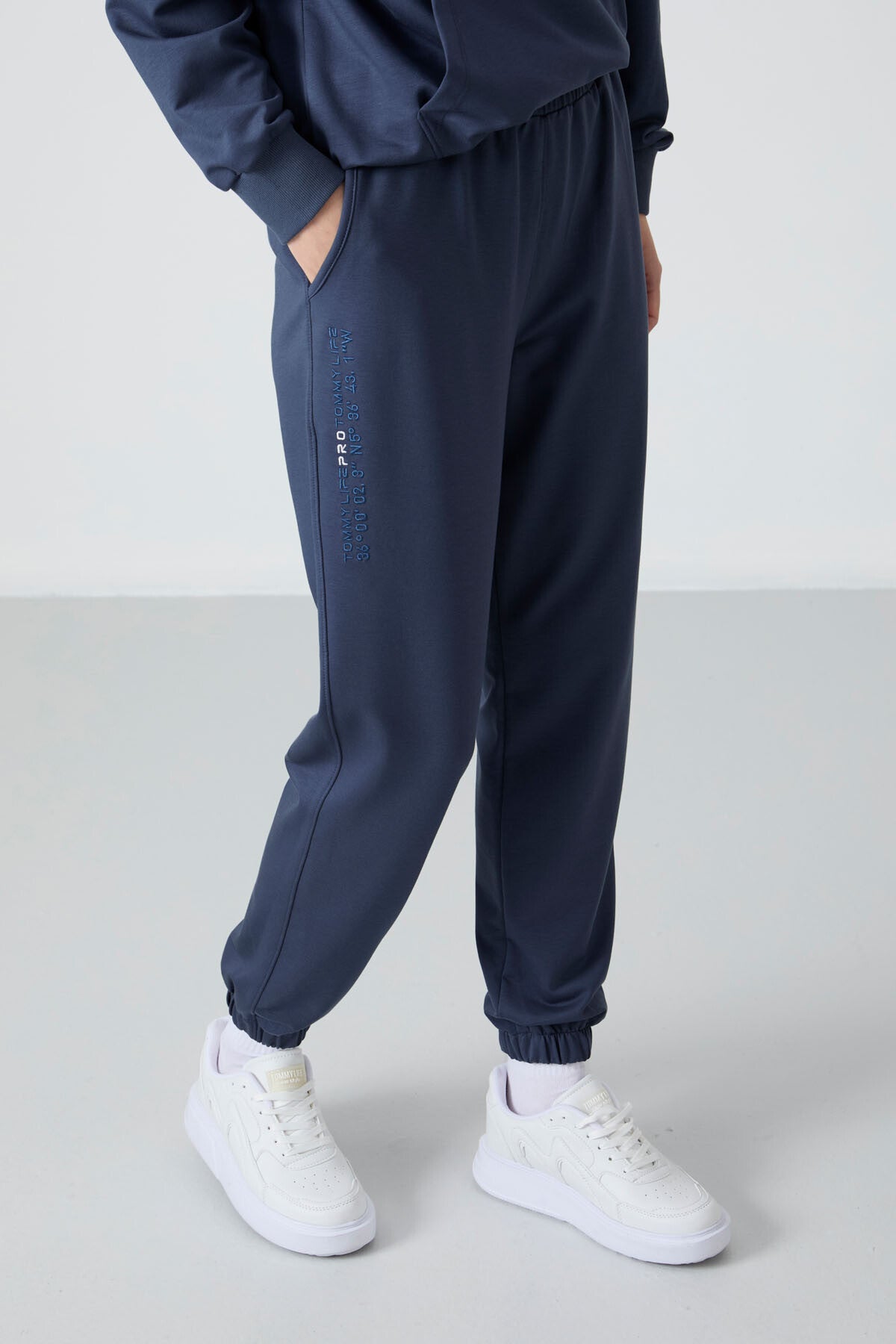 Oversize Hooded Kangaroo Pocket Women's Tracksuit Set with Elastic Cuffs - 95288