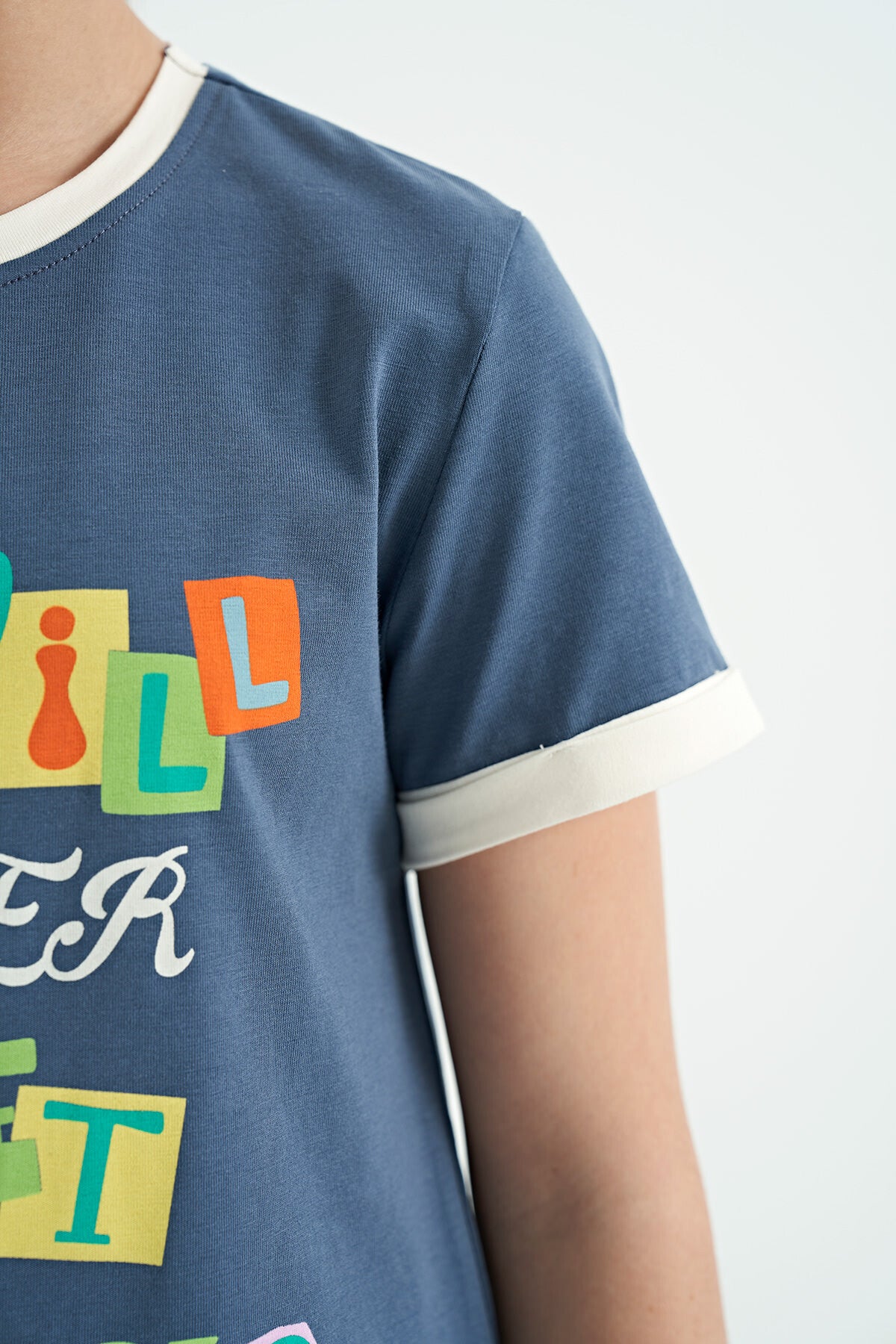 Petrol Colored Writing Detailed O Collar Comfort Fit Girls T-Shirt - 75109
