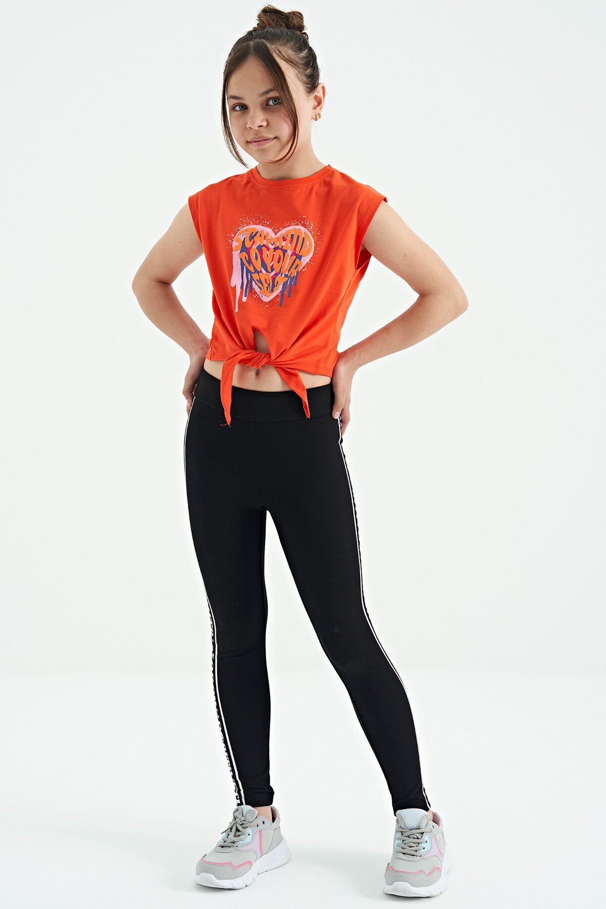 Orange Heart Print Front Knot Detailed Comfortable Fit Girls T-Shirt - 75114