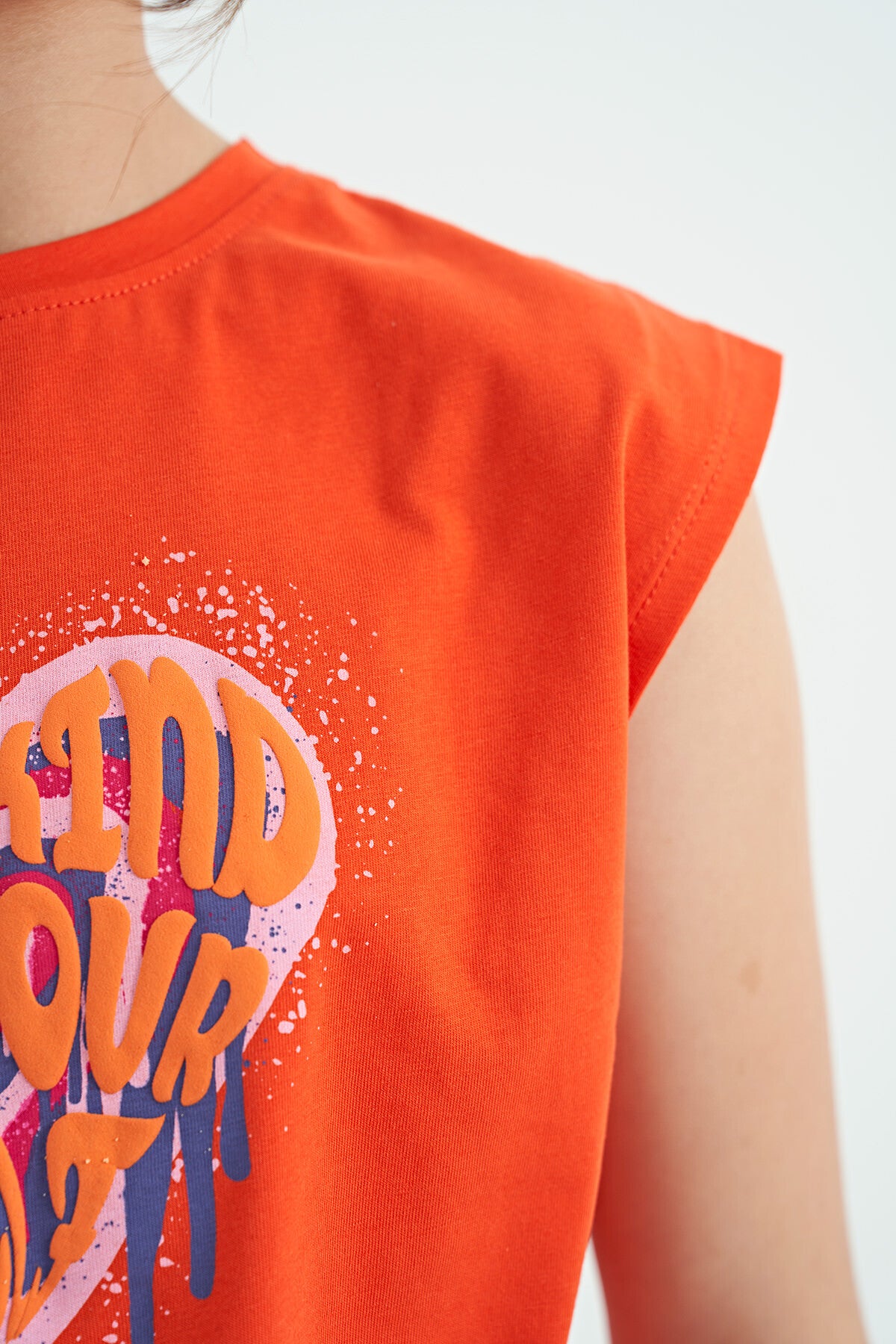 Orange Heart Print Front Knot Detailed Comfortable Fit Girls T-Shirt - 75114