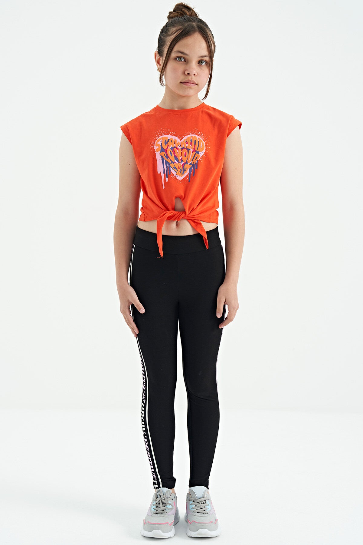 Orange Heart Print Front Knot Detailed Comfortable Fit Girls T-Shirt - 75114