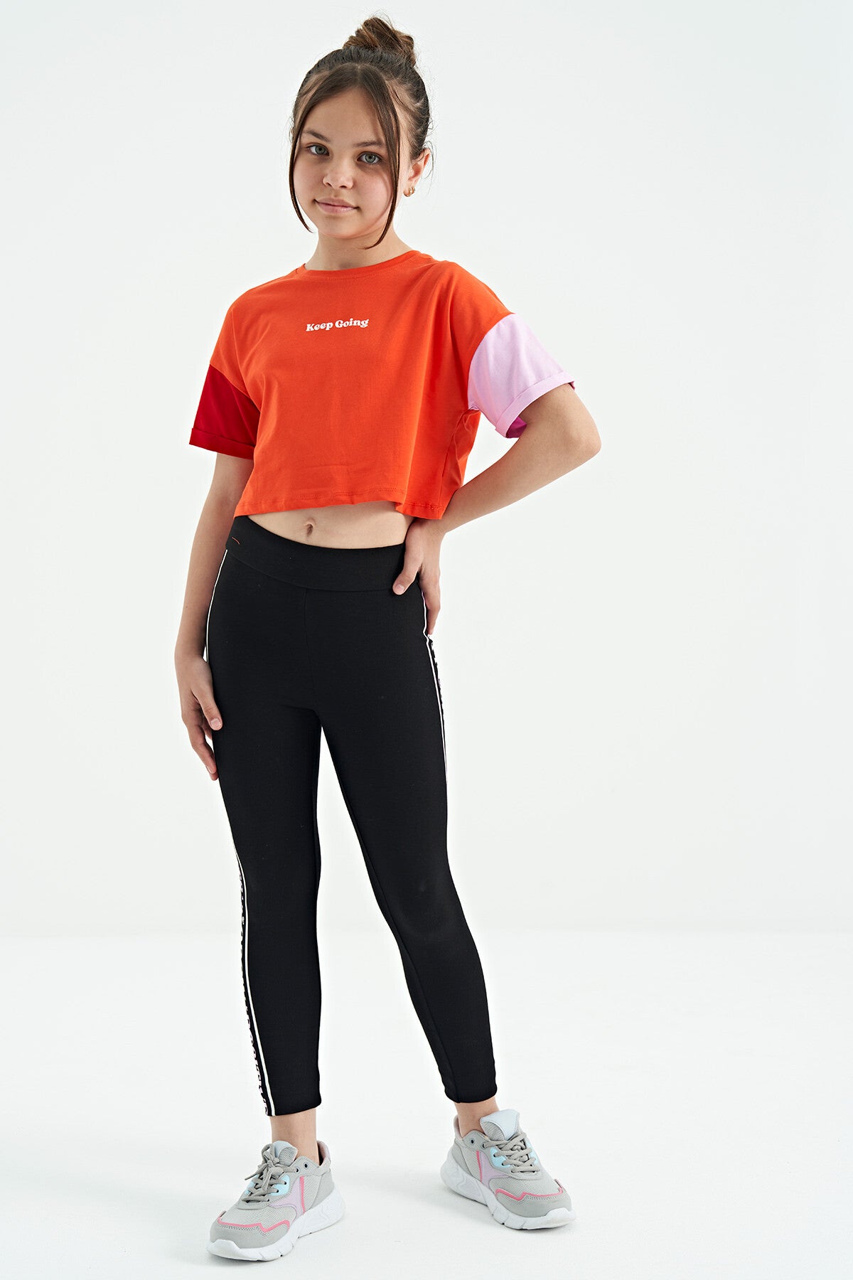 Orange Print Letter O Collar Low Shoulder Oversize Girls' T-Shirt - 75130