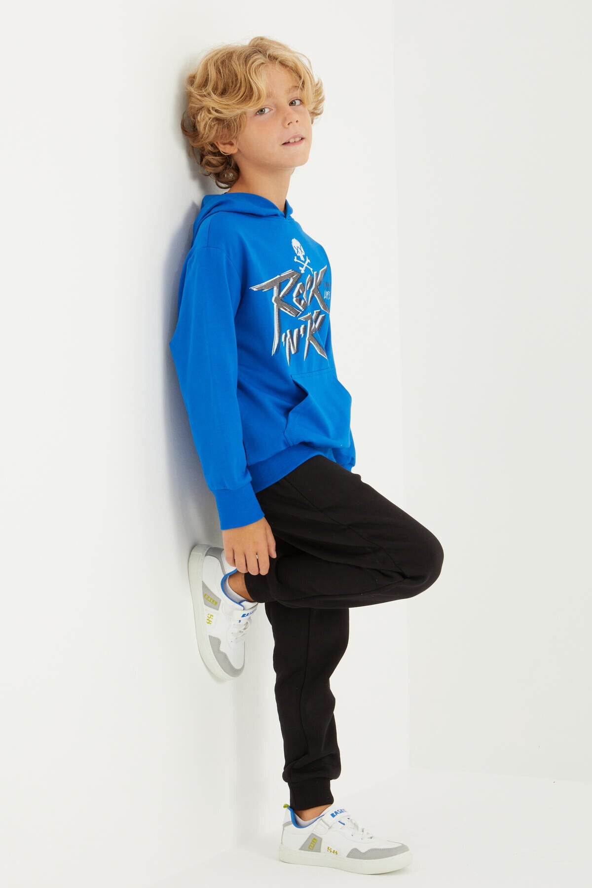 Hooded Standard Fit Boys' Sweatshirt with Kangaroo Pocket and Print Design - 11002
