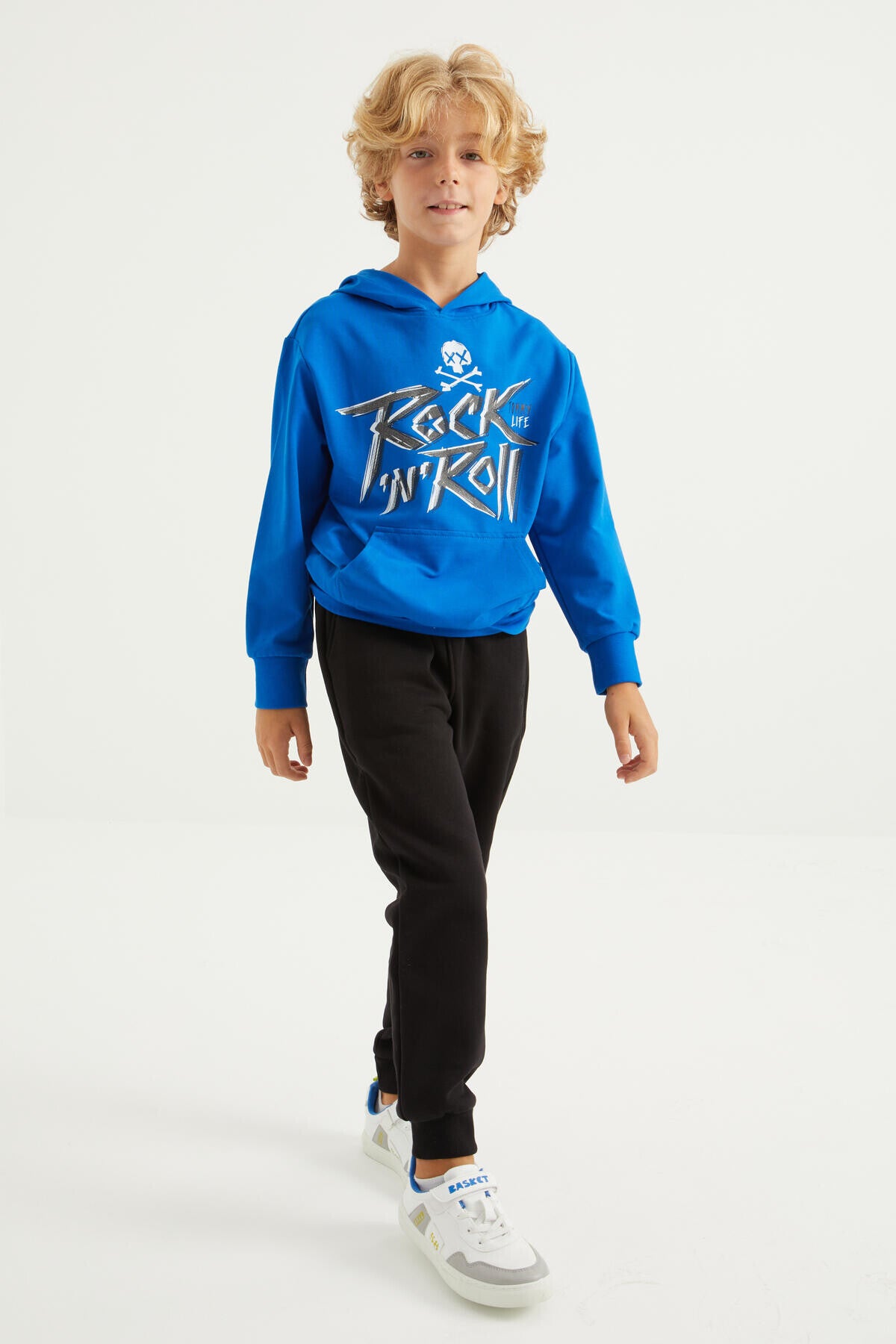 Hooded Standard Fit Boys' Sweatshirt with Kangaroo Pocket and Print Design - 11002