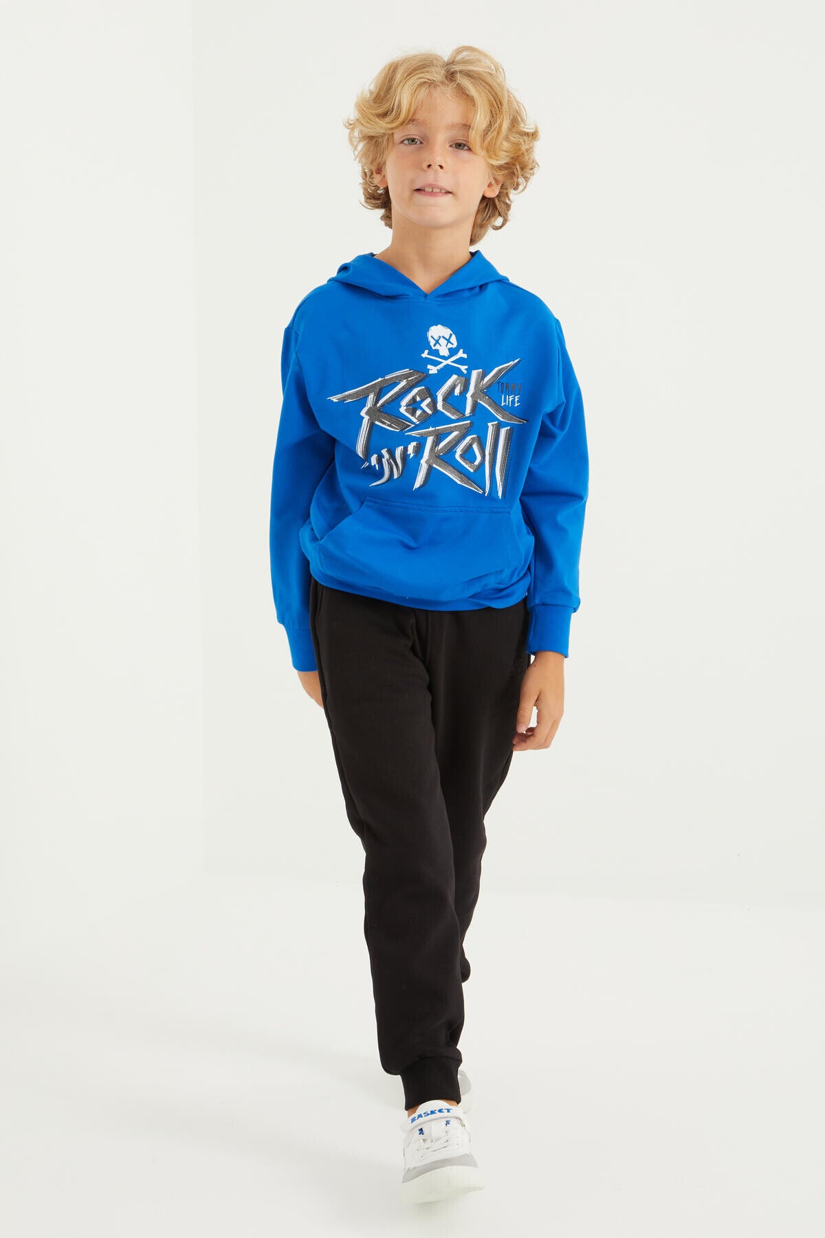 Hooded Standard Fit Boys' Sweatshirt with Kangaroo Pocket and Print Design - 11002