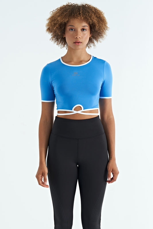 Diver Fabric Women's Crop T-Shirt with Detailed O Collar and Standard Fit - 97266