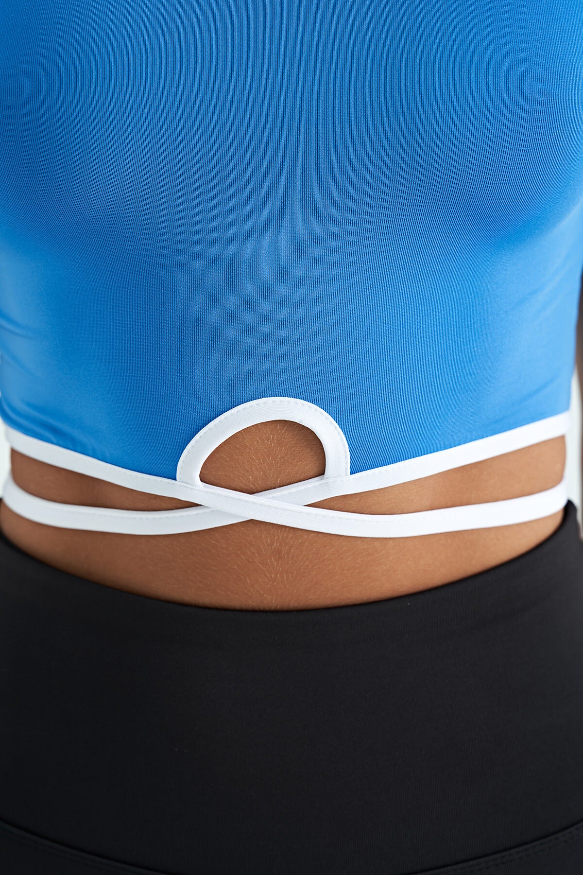 Diver Fabric Women's Crop T-Shirt with Detailed O Collar and Standard Fit - 97266