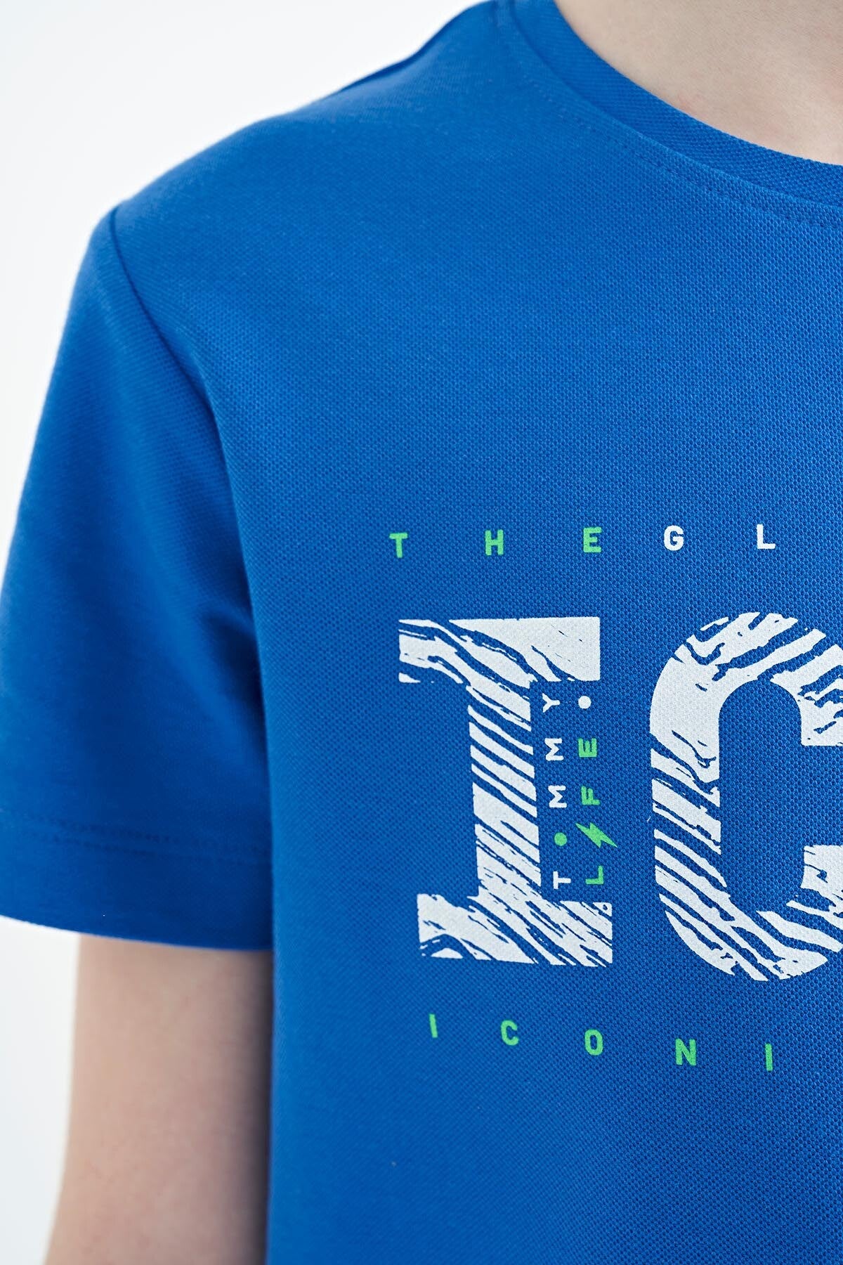 Embroidered O Collar Standard Fit Boys' T-Shirt - 11118