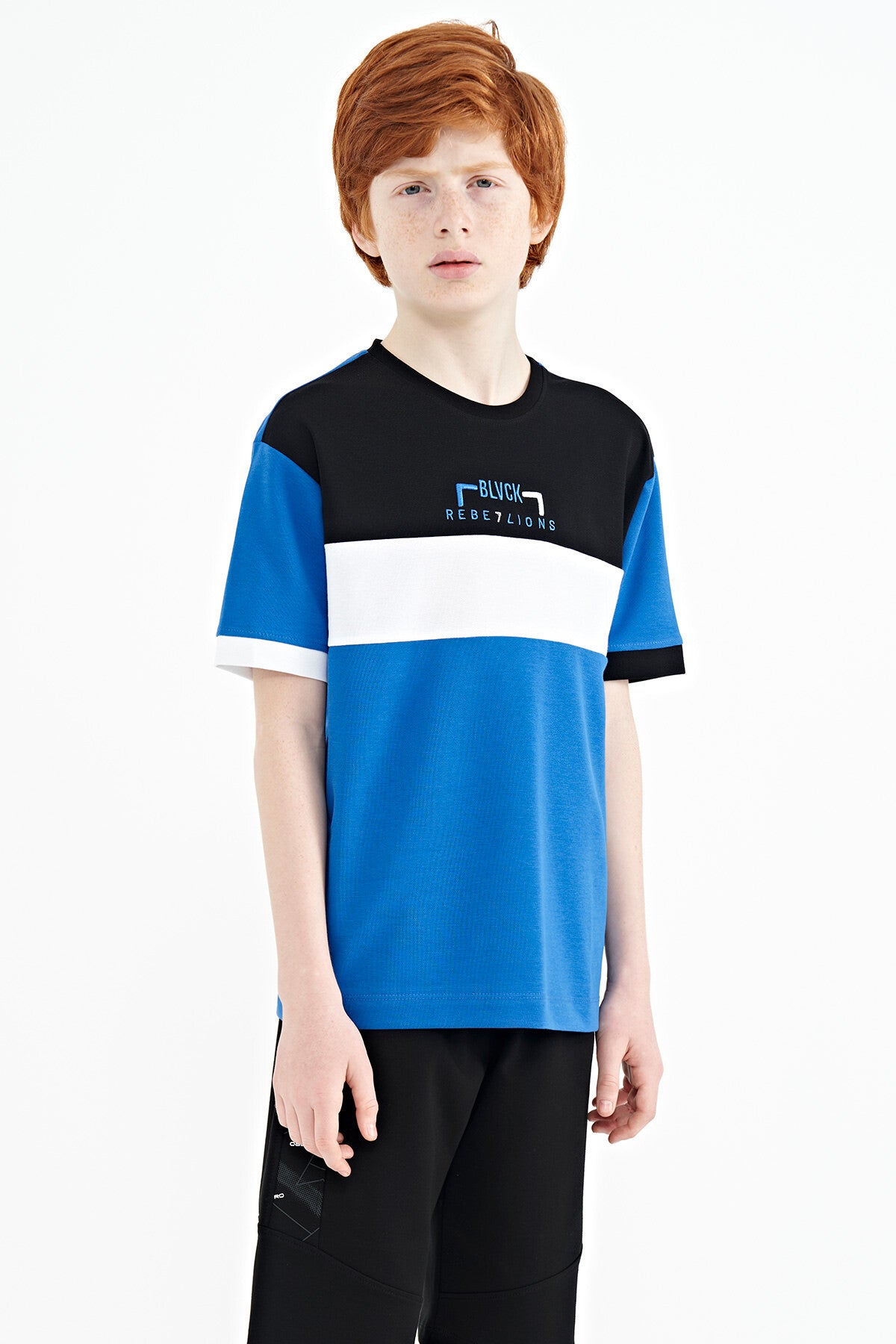 Gradient Color Embroidered Oversize Boys T-Shirt - 11159