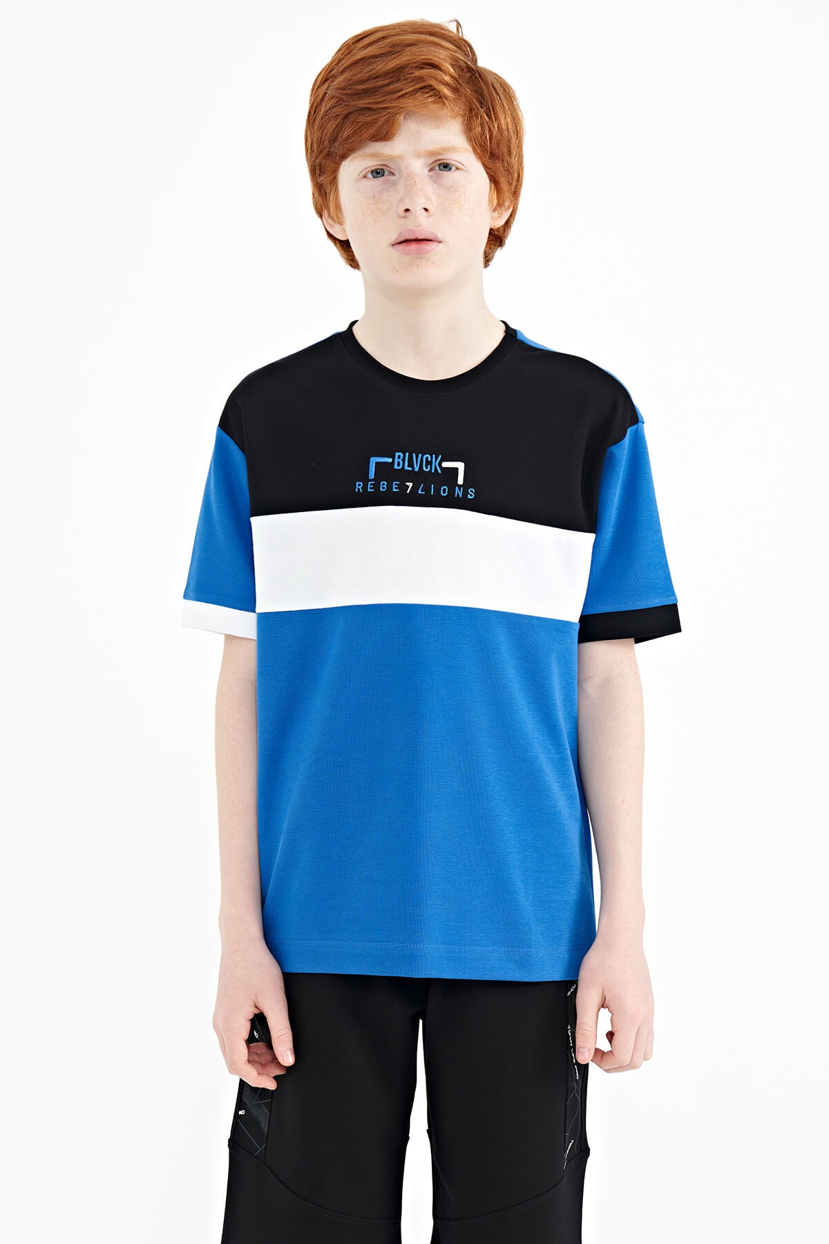 Gradient Color Embroidered Oversize Boys T-Shirt - 11159