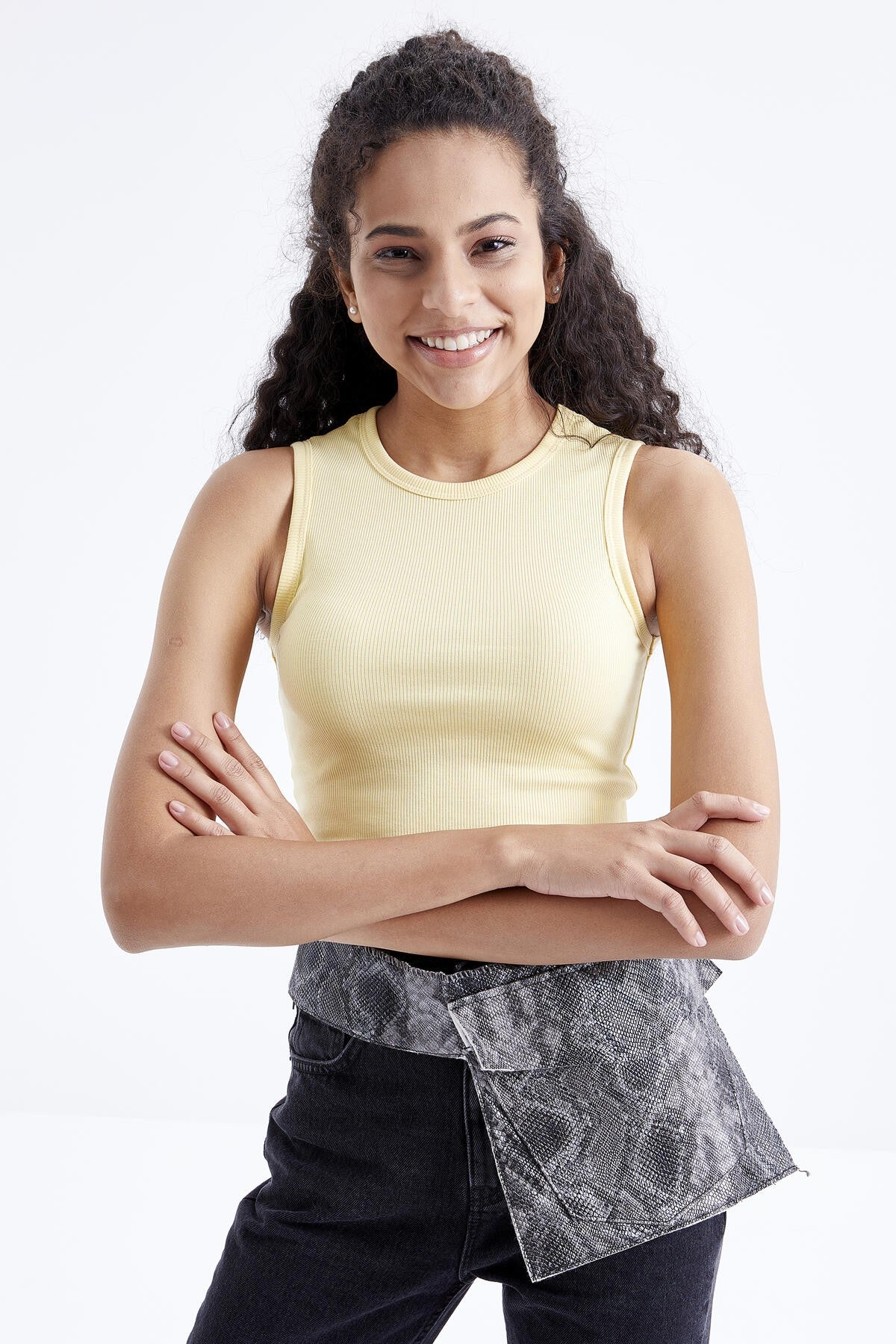 Yellow Basic Sleeveless O Neck Women's Crop Top Singlet - 97204