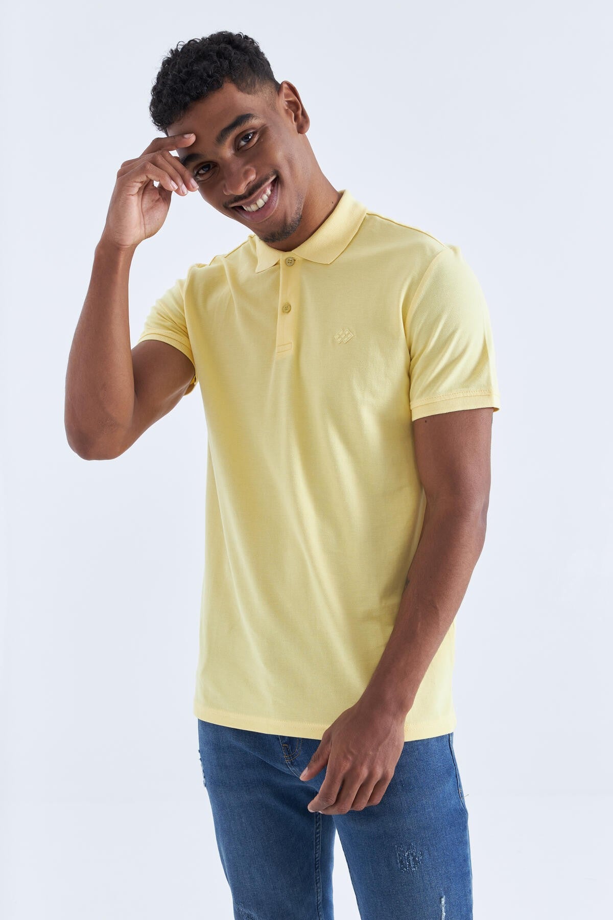 Yellow Basic Logo Standard Fit Knitted Polo Collar Men's T-Shirt - 87748