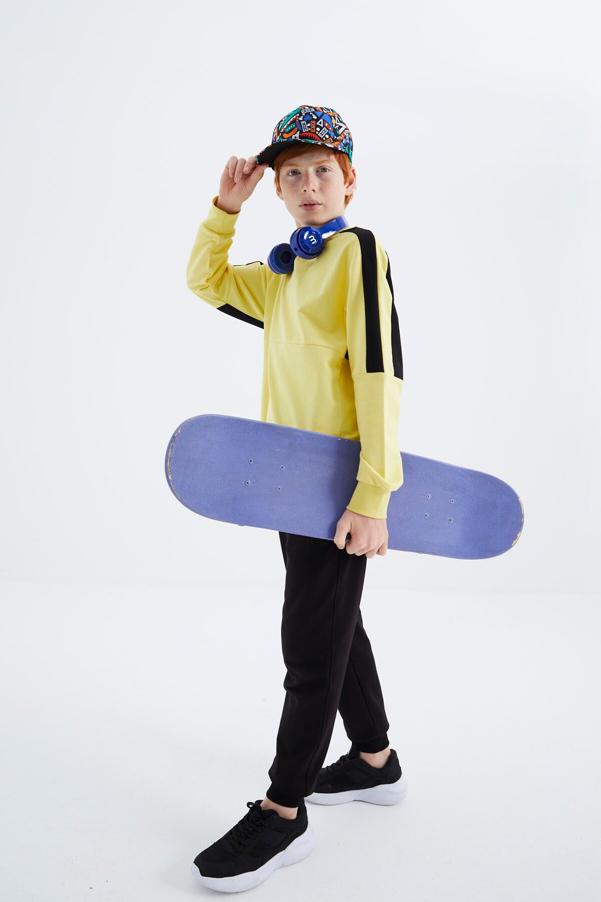 Yellow Basic O Neckline Boys' Sweatshirt - 11182