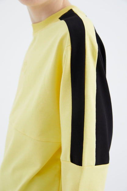 Yellow Basic O Neckline Boys' Sweatshirt - 11182