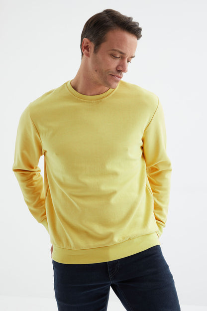 Yellow Basic Round Neck Comfort Fit Men's Sweatshirt - 88053
