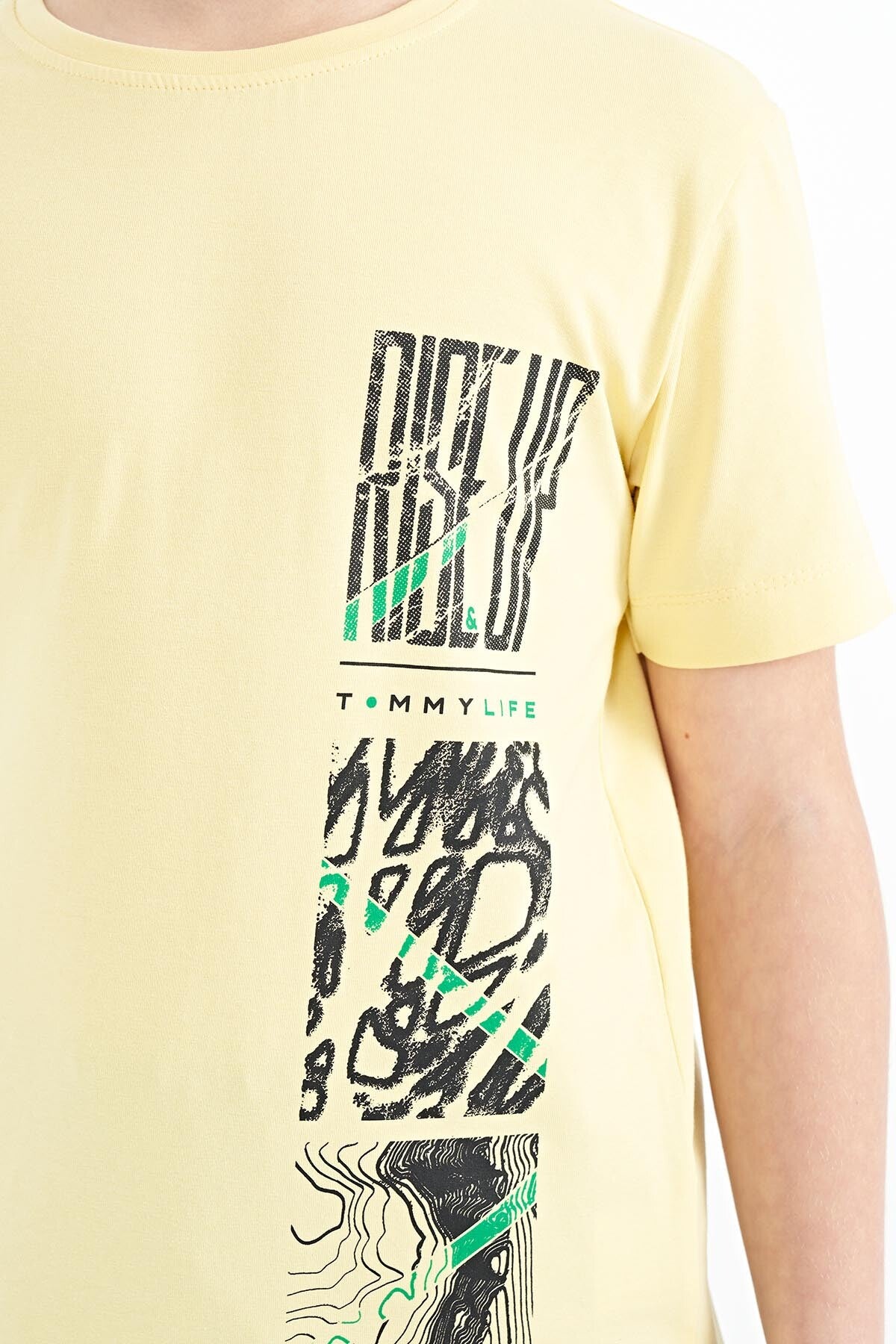 Yellow Print Detailed O Collar Standard Fit Boys T-Shirt - 11104