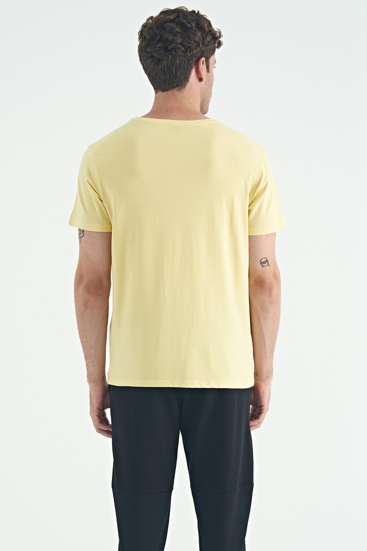 Elvis Yellow Standard Fit Men's T-Shirt - 88218