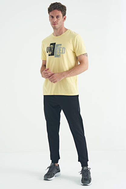 Elvis Yellow Standard Fit Men's T-Shirt - 88218