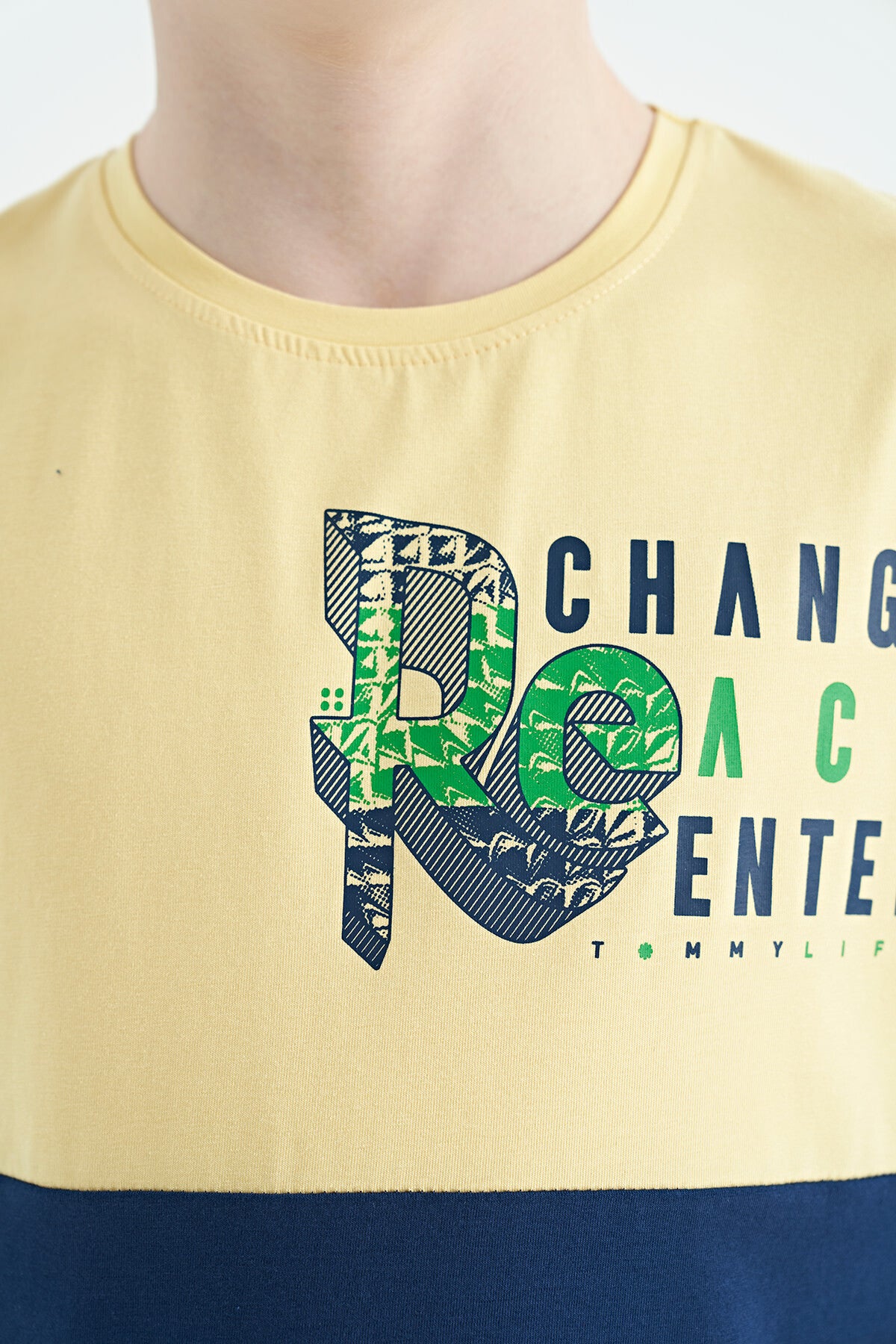 Yellow Print Detailed Color Block Standard Fit O Collar Boys T-Shirt - 11107