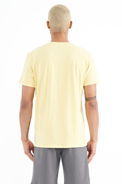 Peter Yellow O Collar Men's T-Shirt - 88204