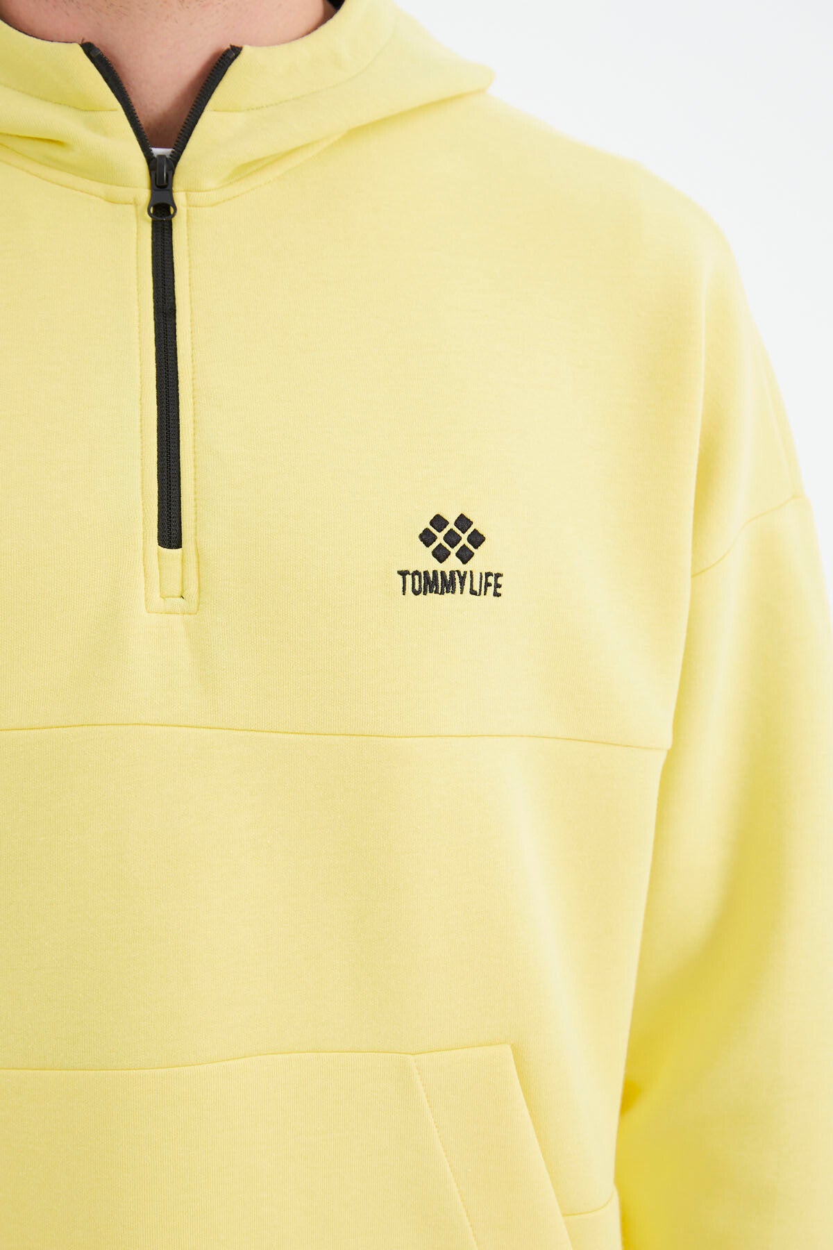Yellow Hooded Half-Zip Pocket Detailed Relax Fit Men's Sweatshirt - 88294