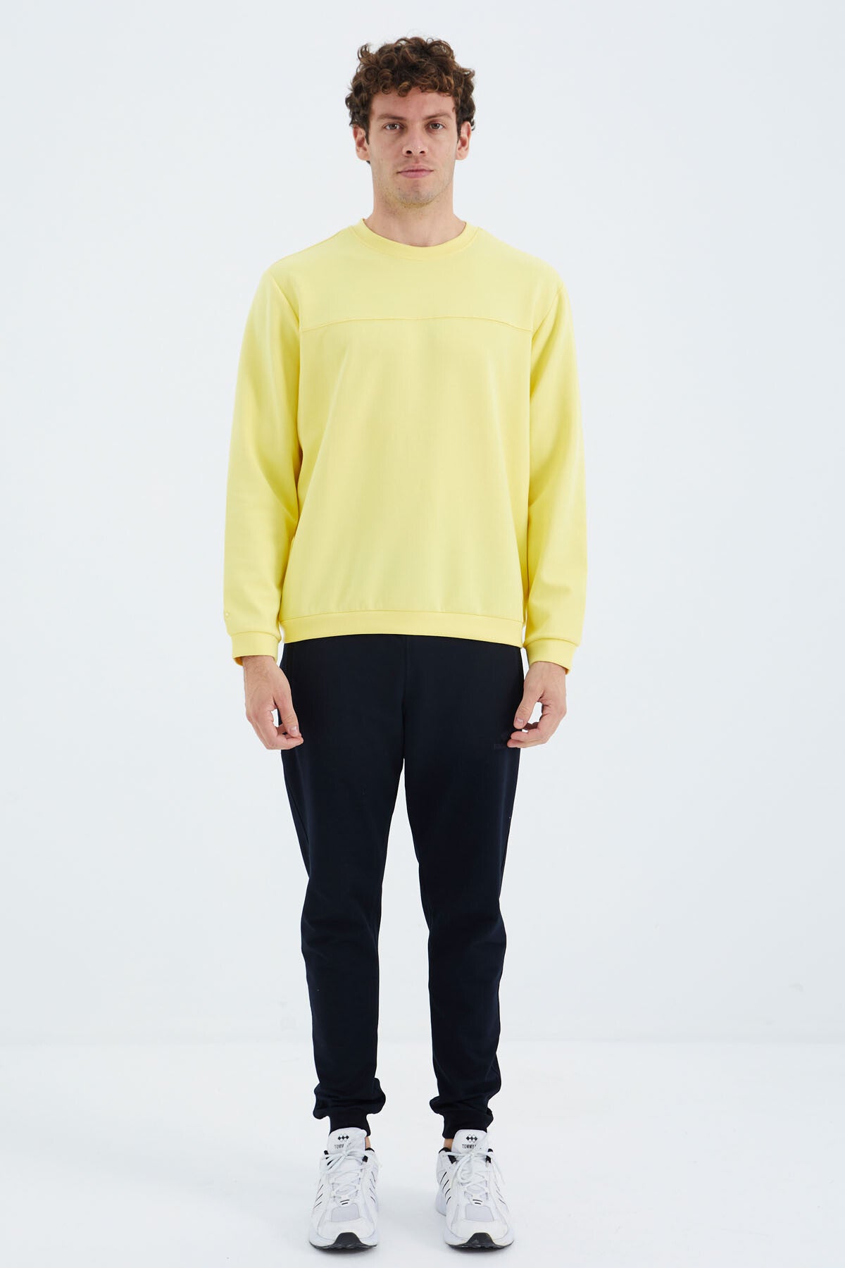 Yellow O Collar Front Stitch Detailed Basic Relax Fit Men's Sweatshirt - 88270