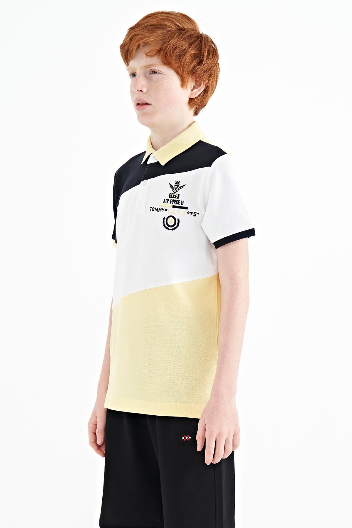 Colorful Embroidered Block Detailed Standard Cut Polo Collar Boys T-Shirt - 11088