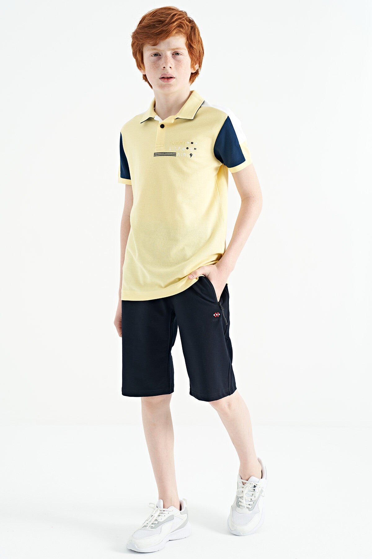 Yellow Color Blocked Shoulder Trim Detailed Standard Pattern Boys T-Shirt - 11155
