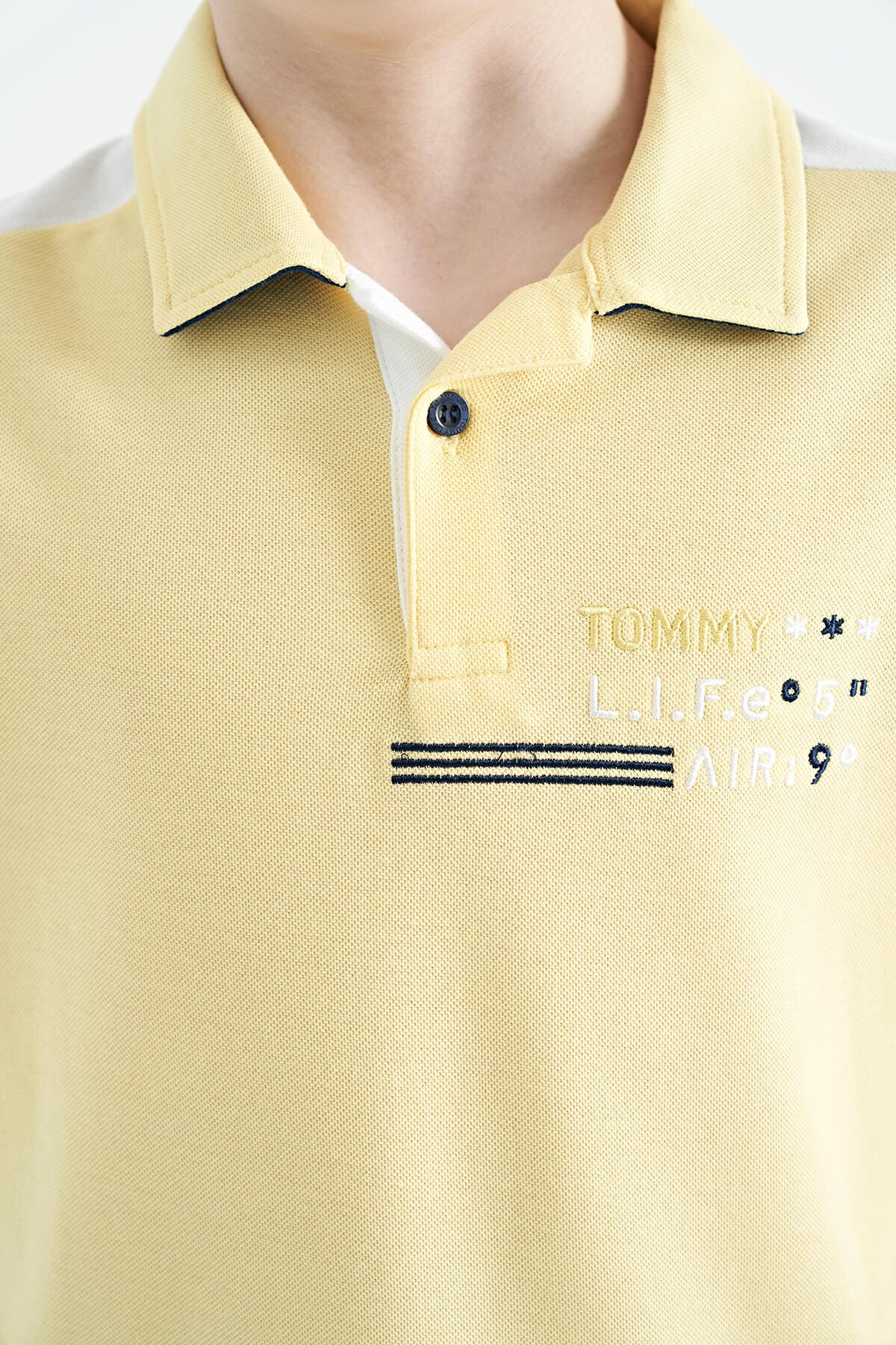 Yellow Color Blocked Shoulder Trim Detailed Standard Pattern Boys T-Shirt - 11155