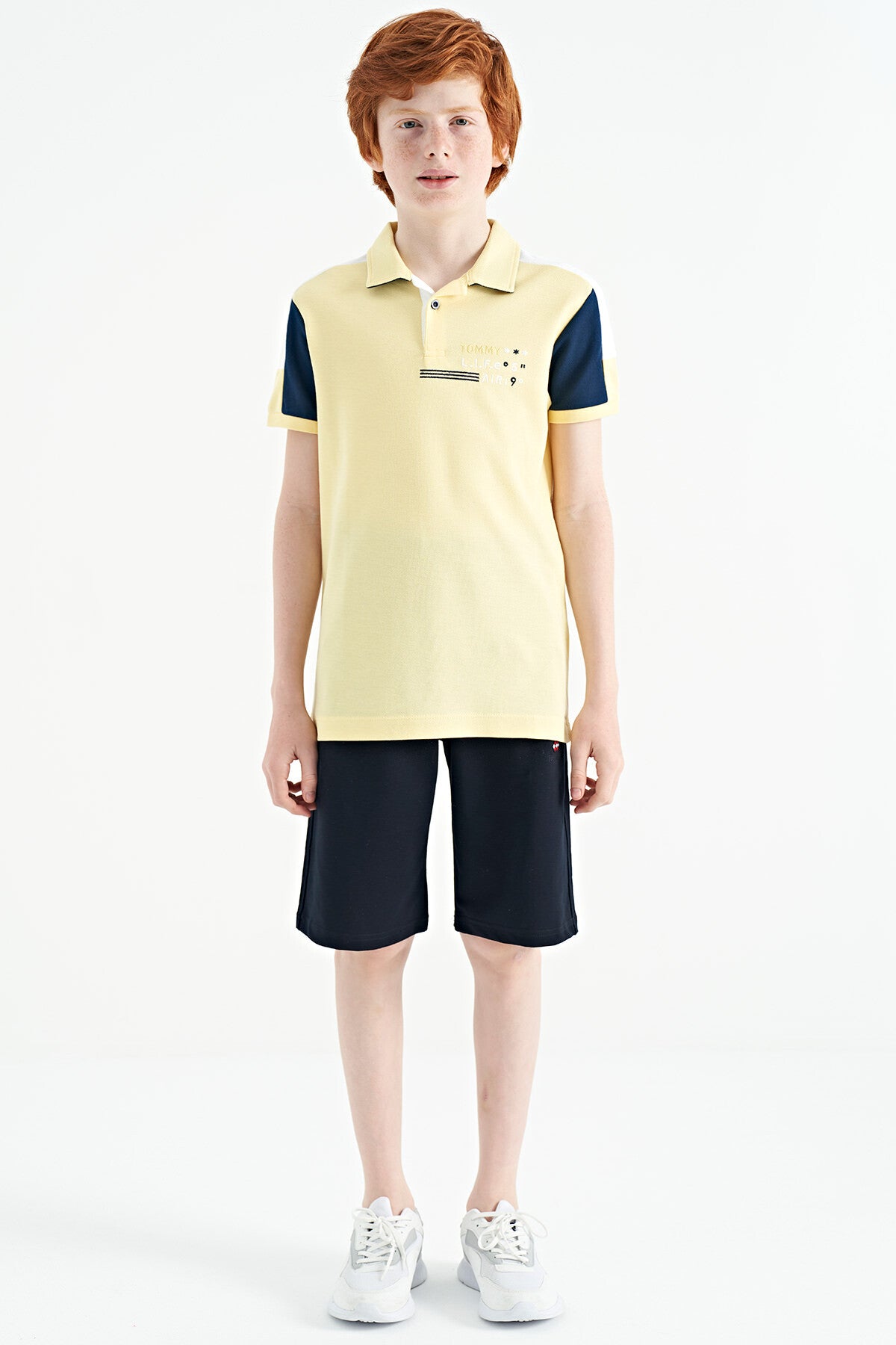 Yellow Color Blocked Shoulder Trim Detailed Standard Pattern Boys T-Shirt - 11155